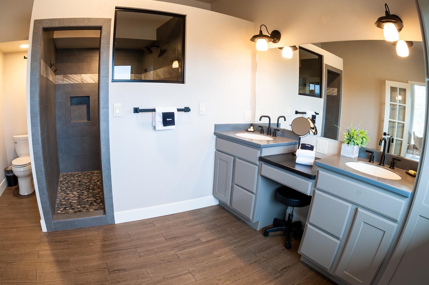 Royal Gorge Cabins