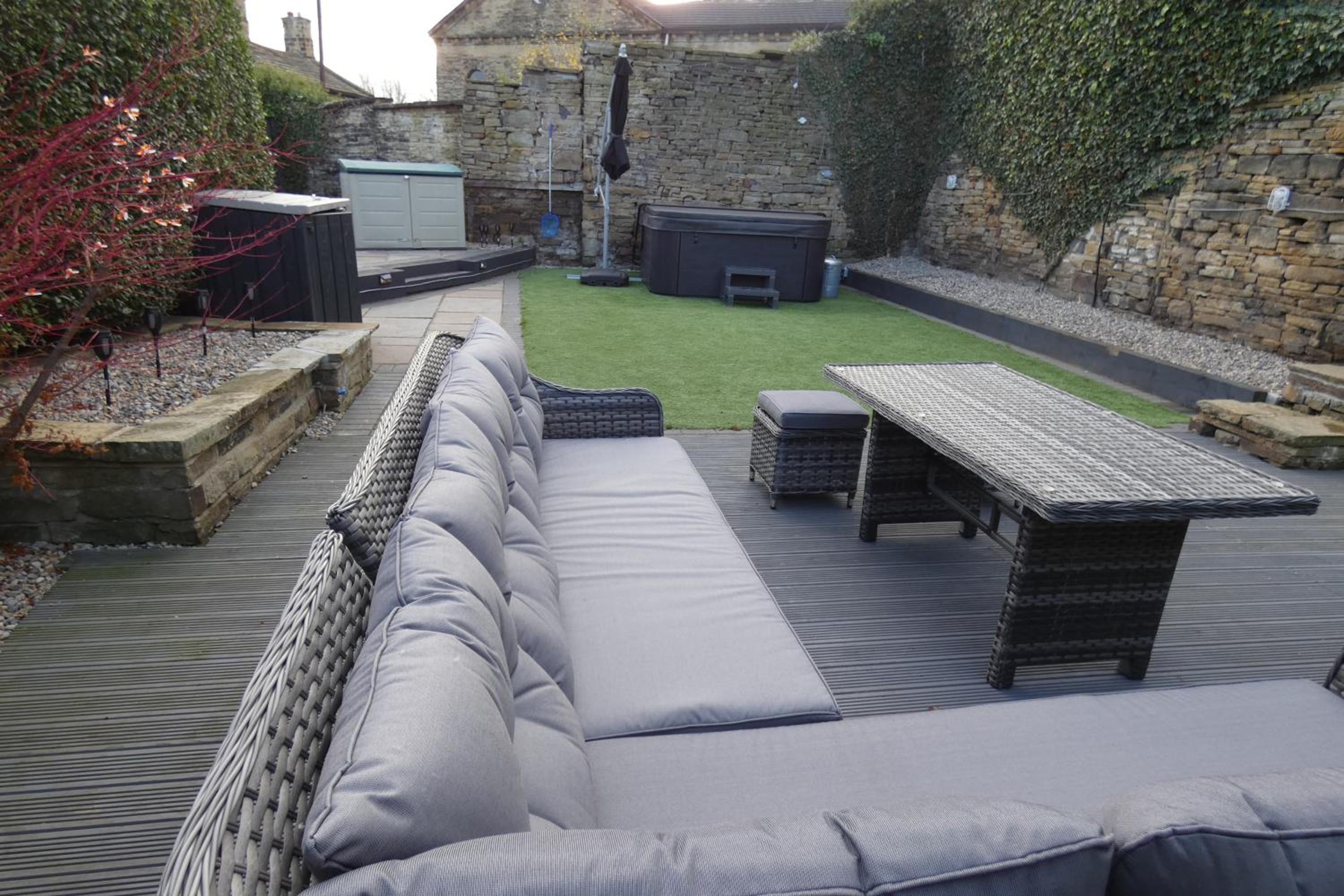 Honeybee Cottage, with a log fire & a hot tub. view 4