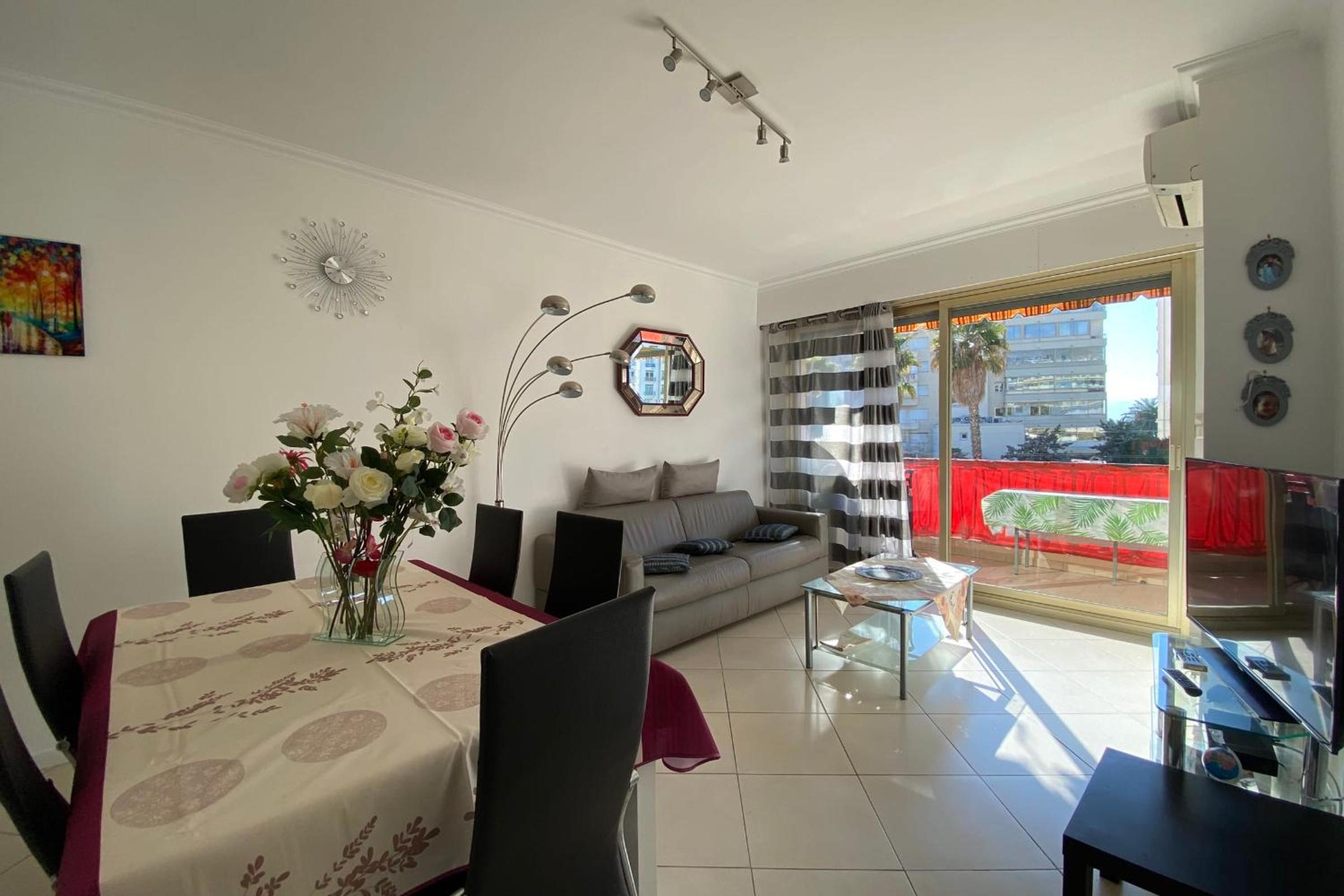 2 rooms facing south 300m from the Croisette LIVE IN LE BOSQUET photo 1