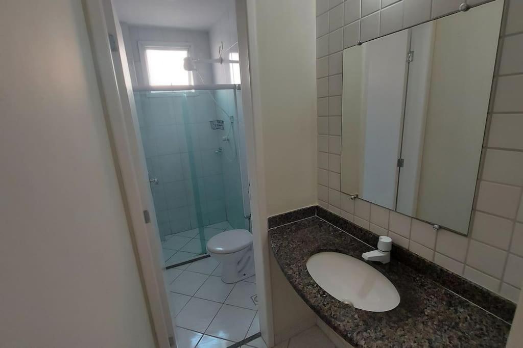 Lindo apartamento com Wi-Fi a 370m da Praia do Morro, próximo ao Marlim Azul e à Av Paris