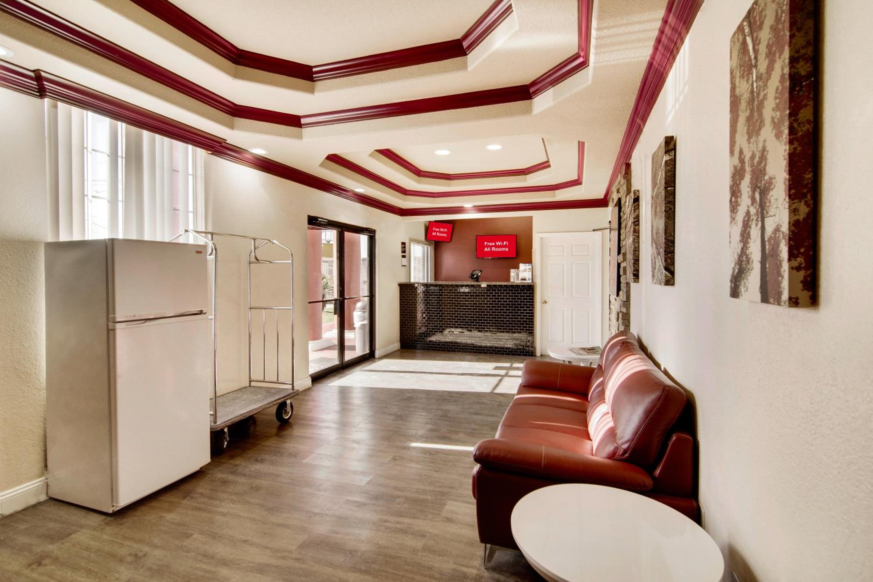 Red Roof Inn & Suites Pensacola-NAS Corry