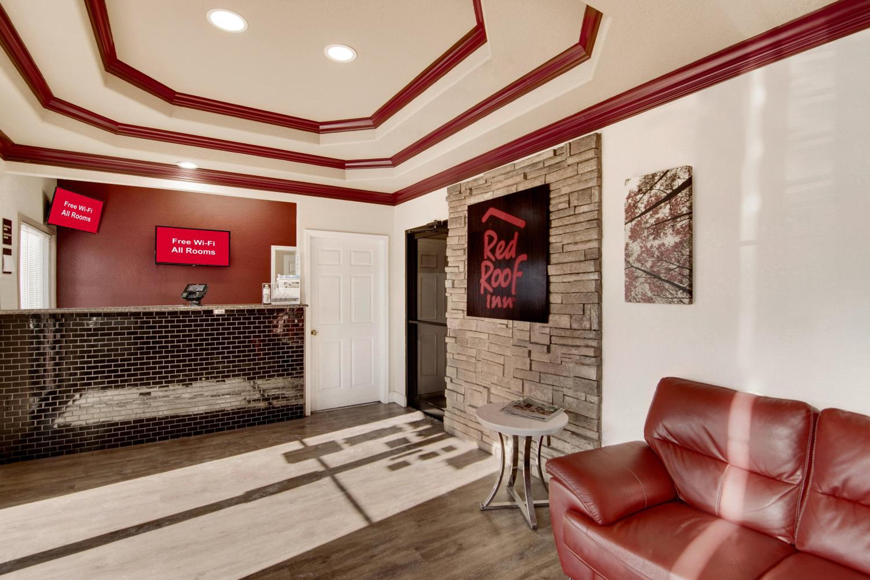 Red Roof Inn & Suites Pensacola-NAS Corry