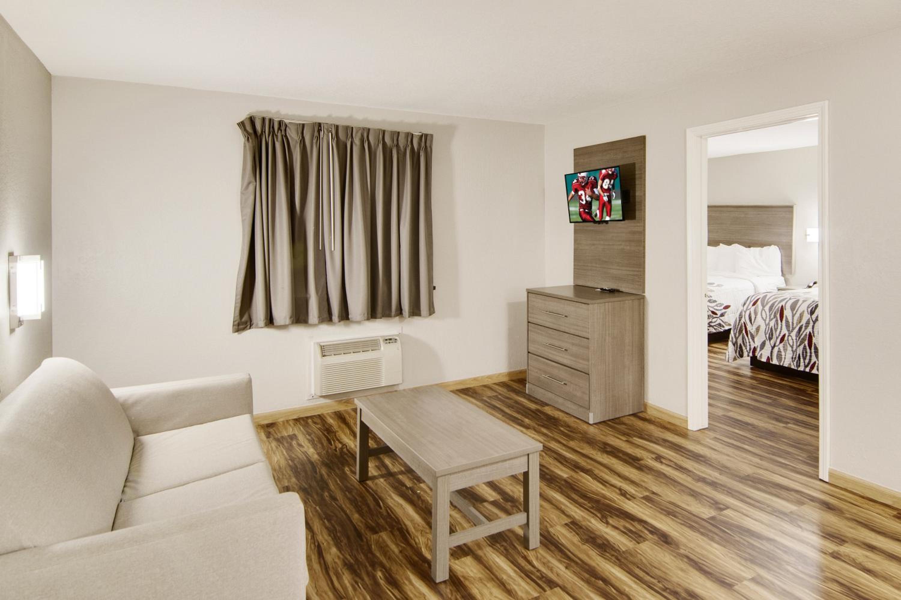 Red Roof Inn & Suites Pensacola-NAS Corry