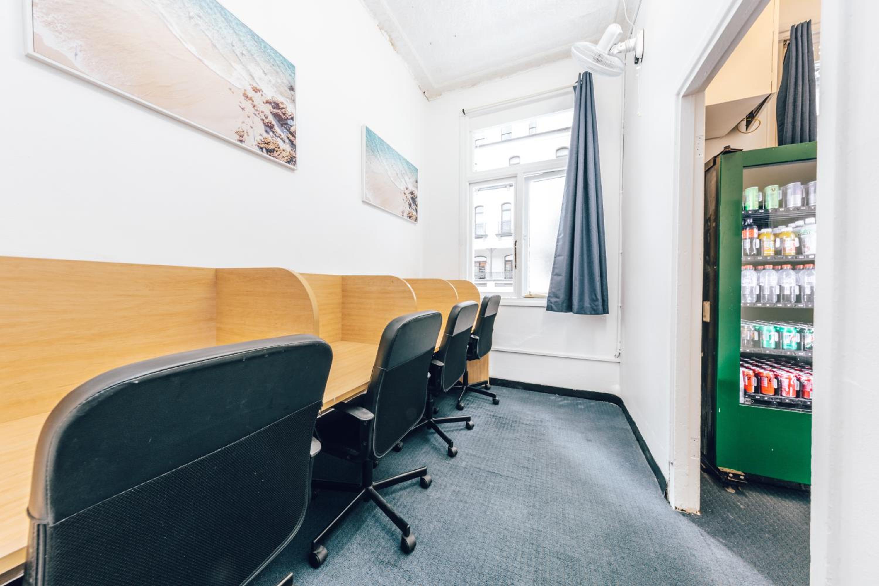 Maze Backpackers - Sydney