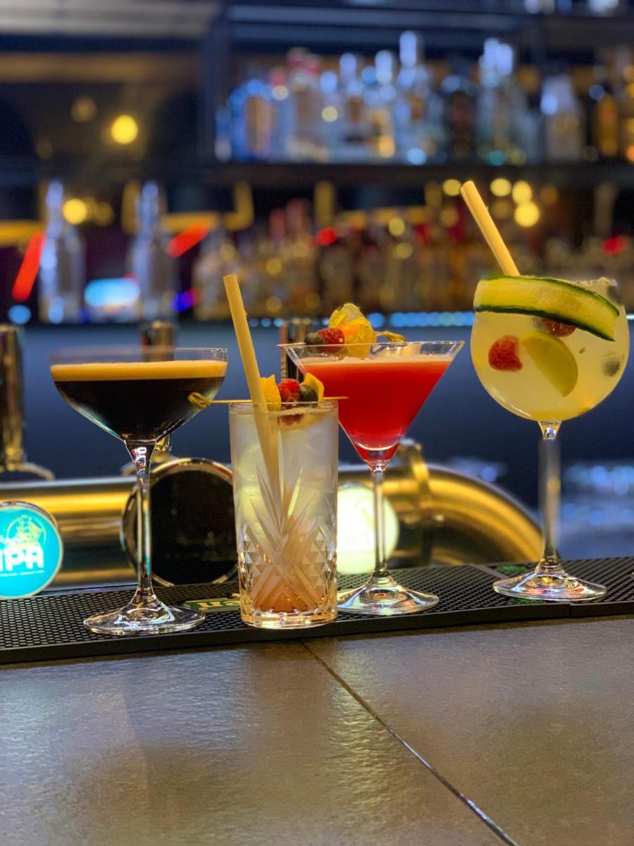 bar