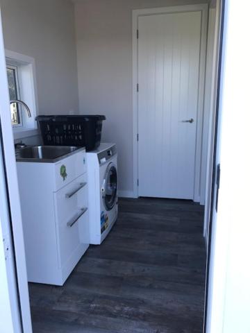 Dunray Cottage - Welcome to Havelock North view 2