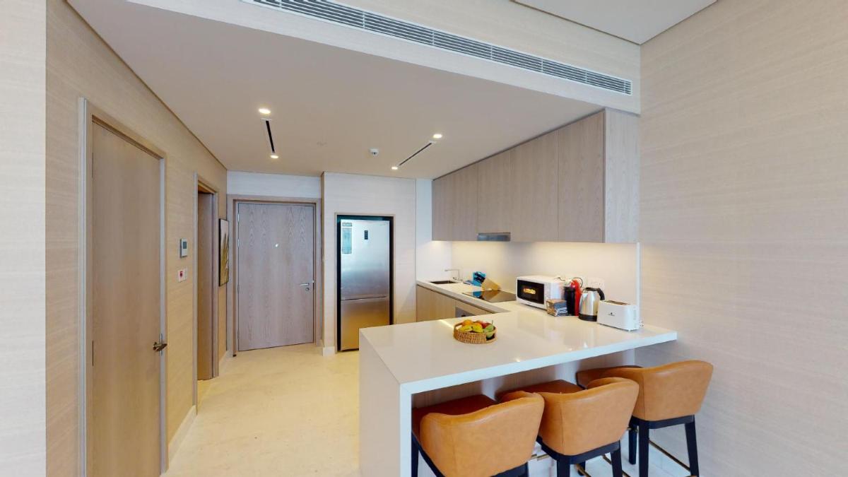 Hometown Apartments - High Floor with Sea View 1 Bed Apt in Palm