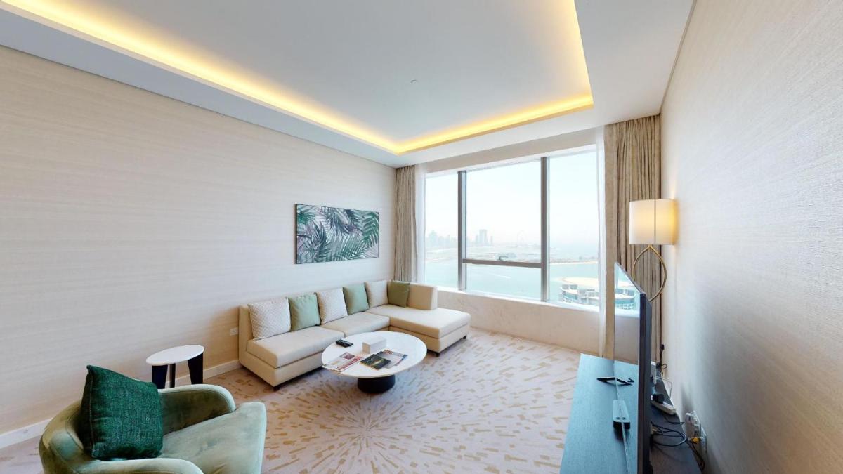 Hometown Apartments - High Floor with Sea View 1 Bed Apt in Palm