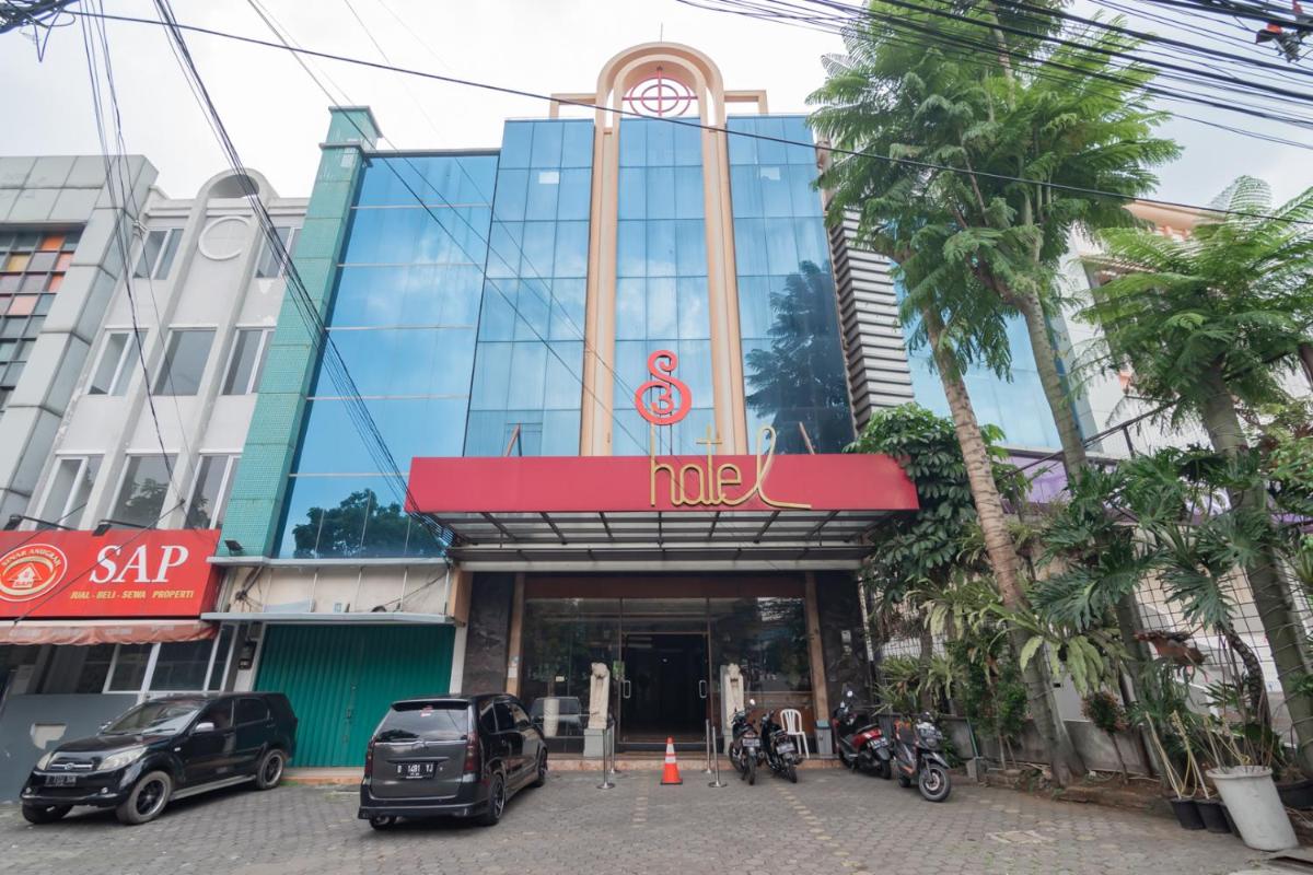 hotel building