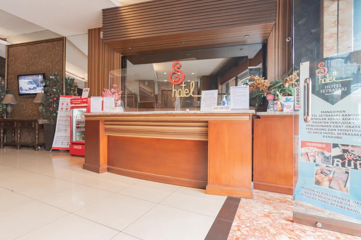 hotel reception