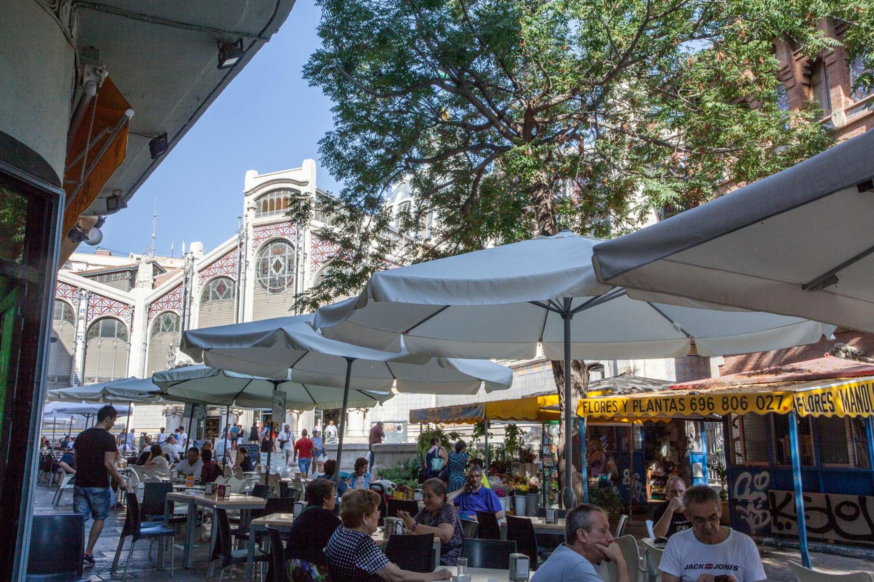 SingularStays Mercado Central