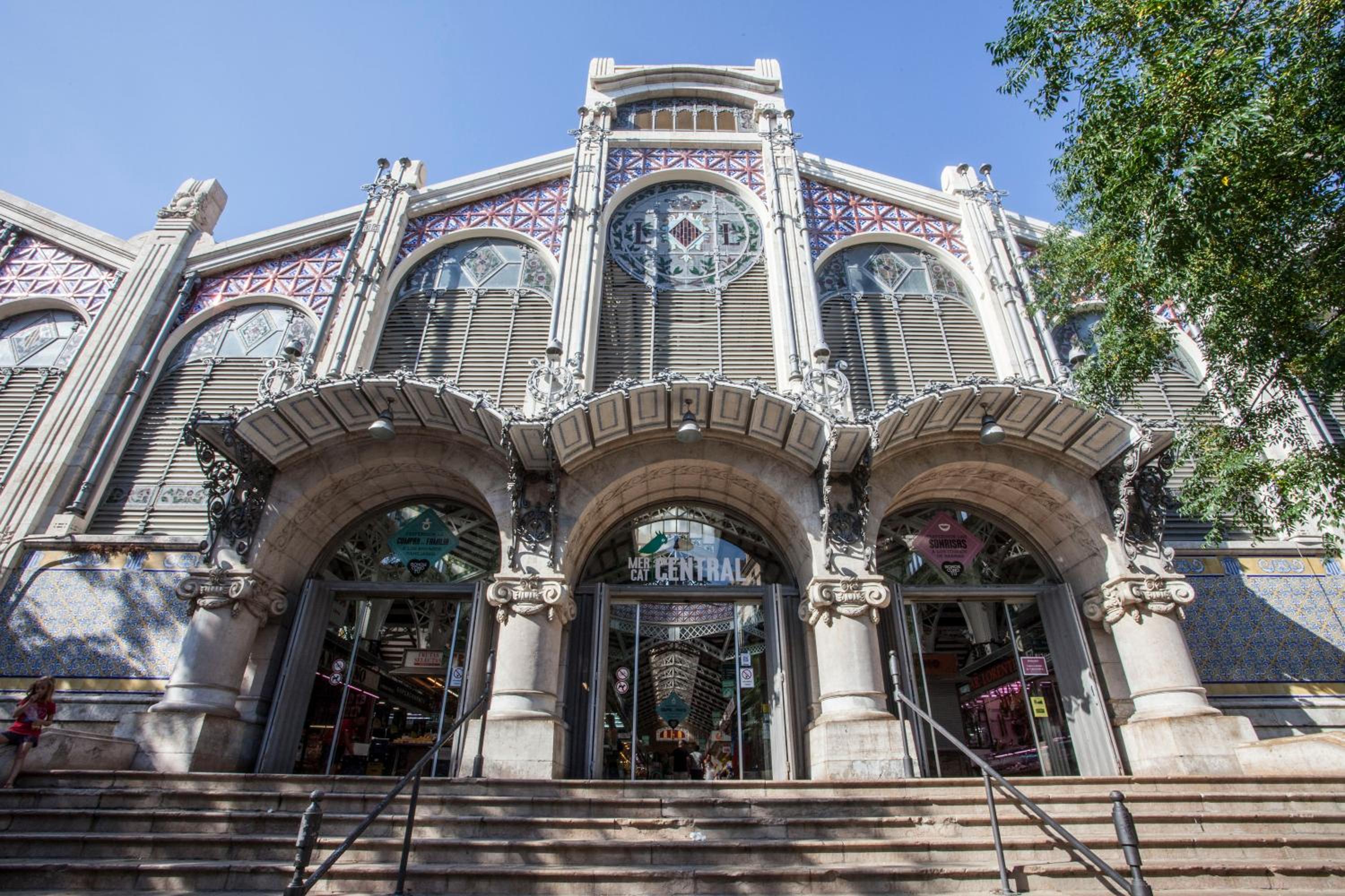 SingularStays Mercado Central