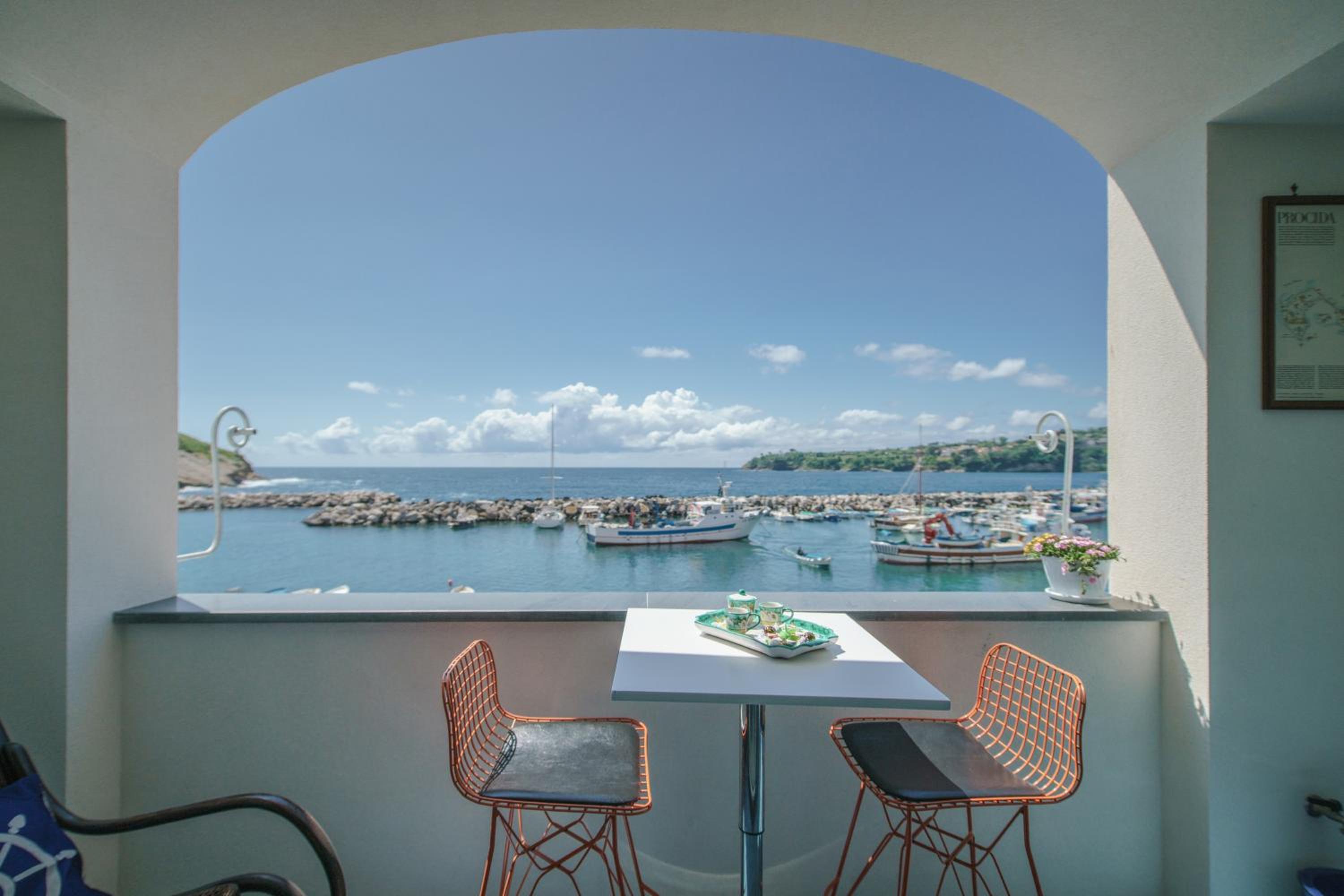 casa claudia Two rooms overlooking the sea bk