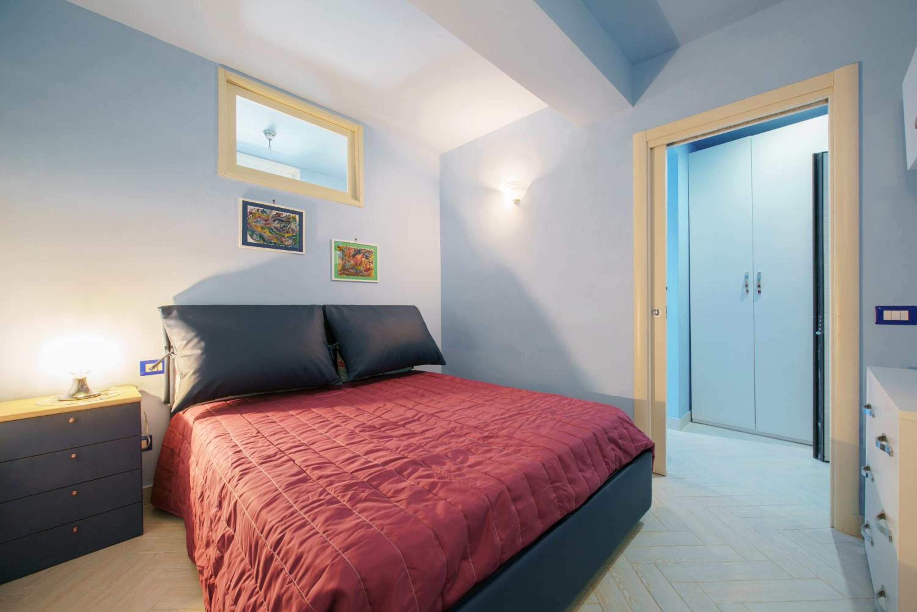 casa claudia Two rooms overlooking the sea bk