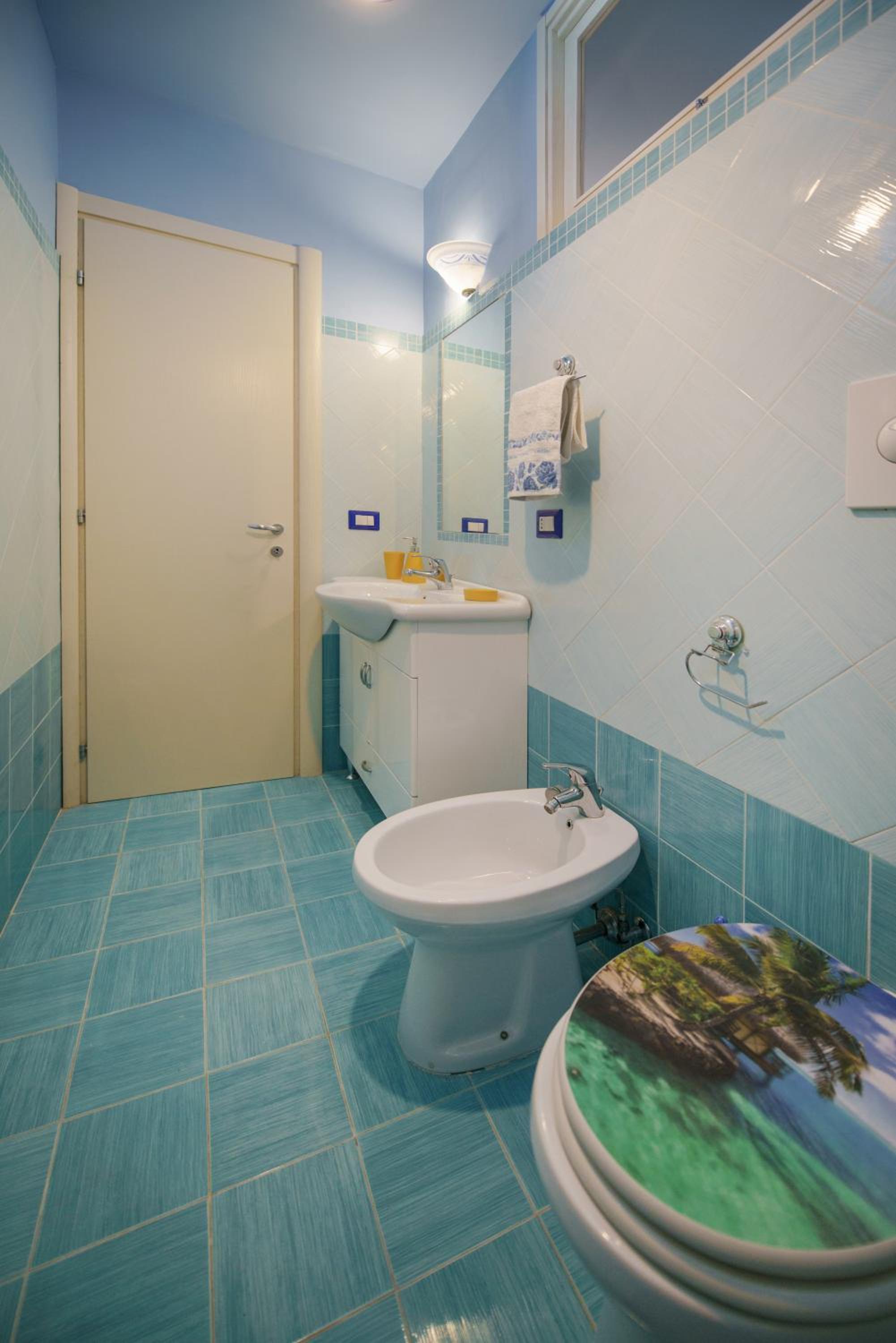 casa claudia Two rooms overlooking the sea bk