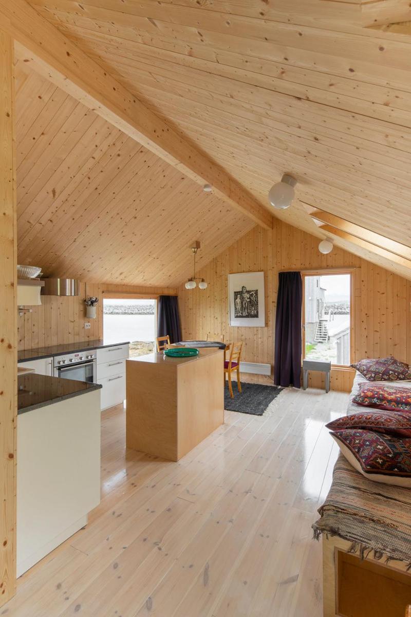 Villa Lofoten - Fisherman's cabin view 5