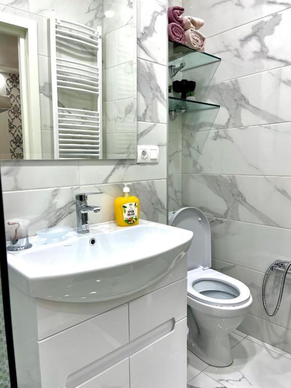 City Apartment TBS view 4