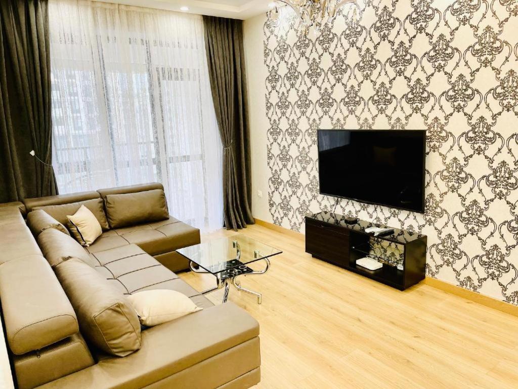 City Apartment TBS view 3