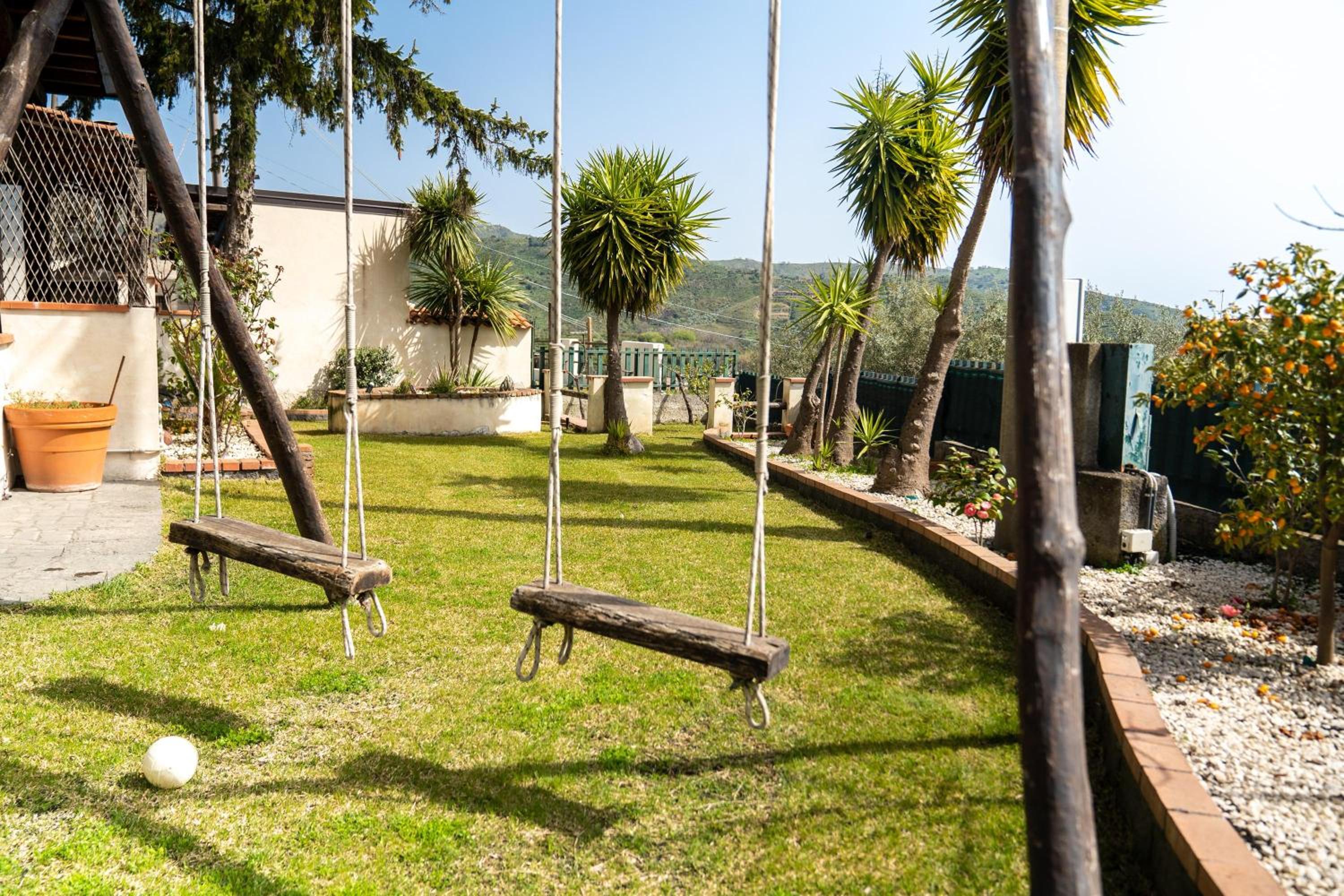 Villa immersa nel verde dell Etna photo 5