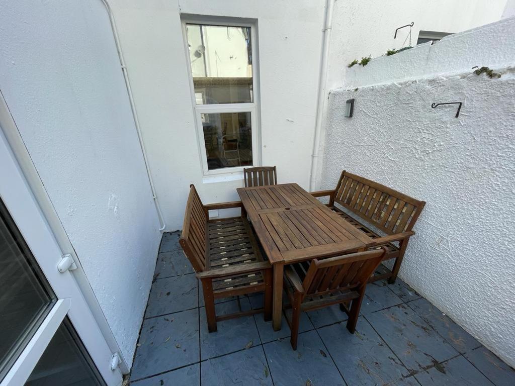 Tor House with patio, free parking 6pm to 8am only view 2
