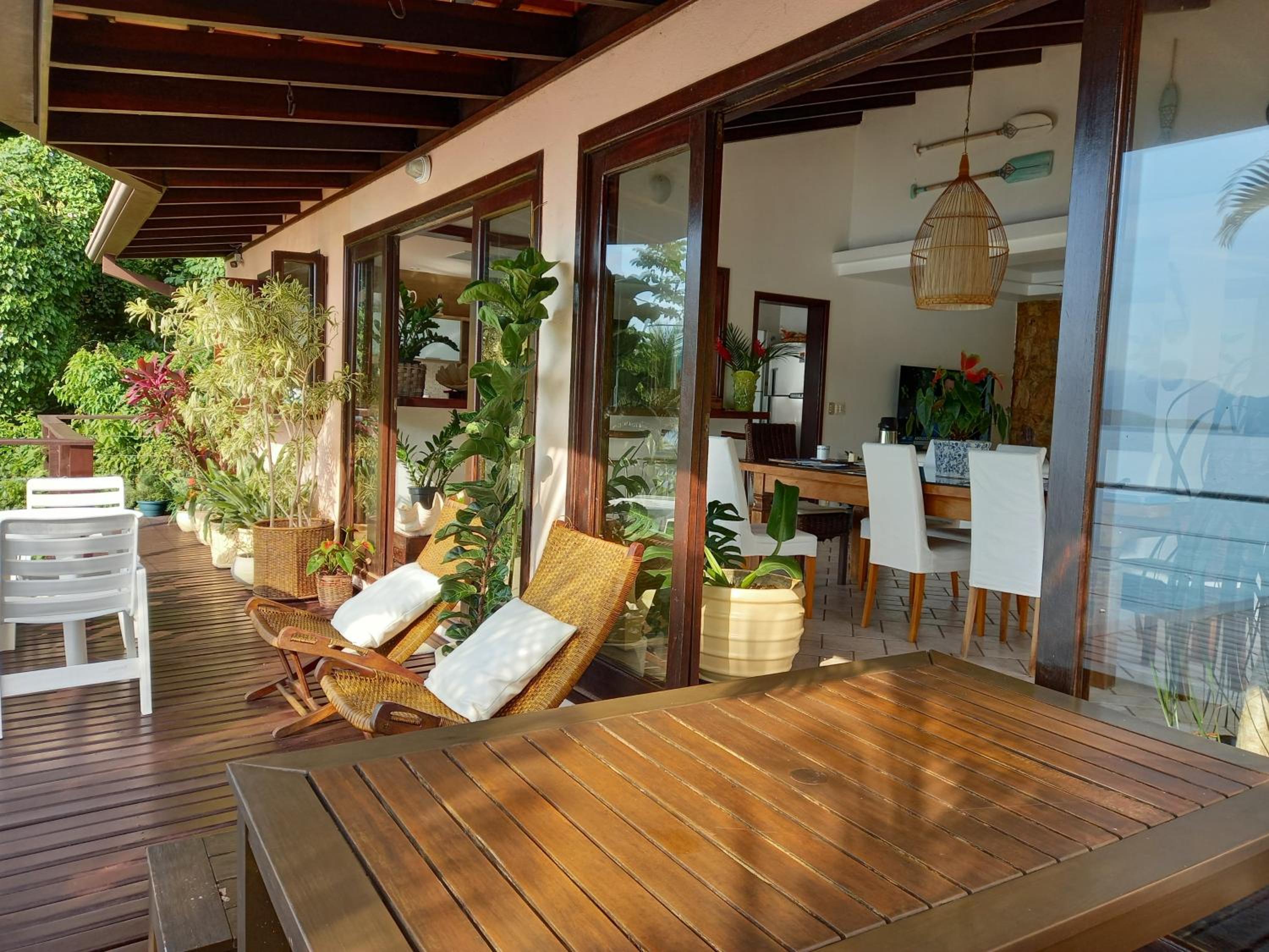 CASA MARAVILHOSA à BEIRA MAR EM ANGRA DOS REIS