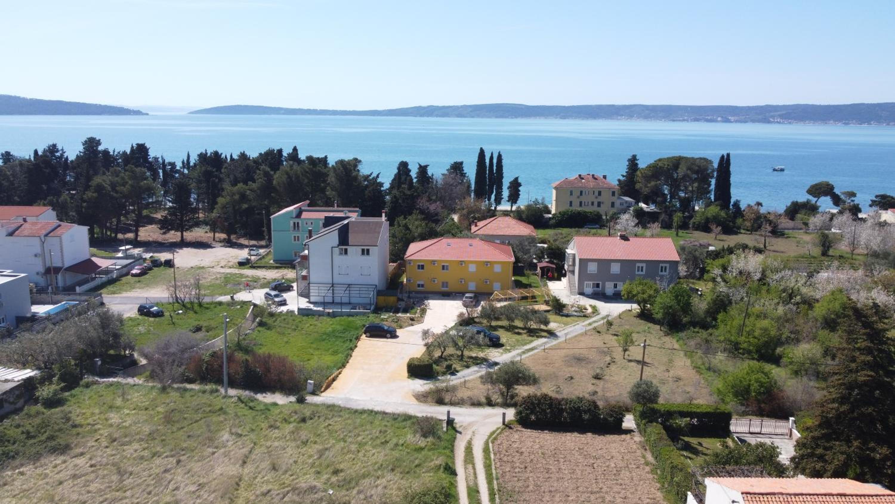 Spacious apartment with Balcony close to the sea in Split area in Kastela view 4