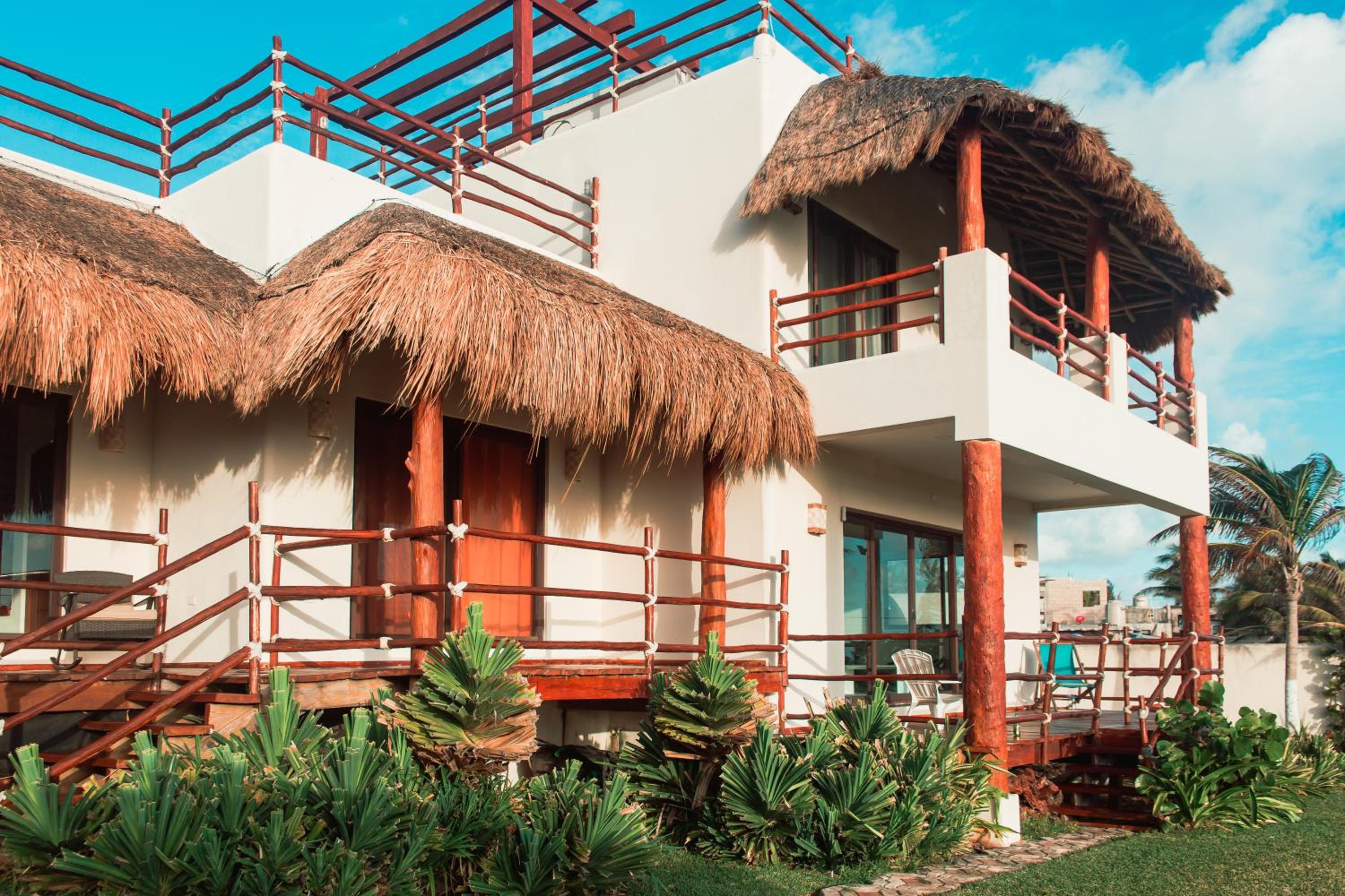 Villa with ocean view, pool, restaurant and rooftop view 3