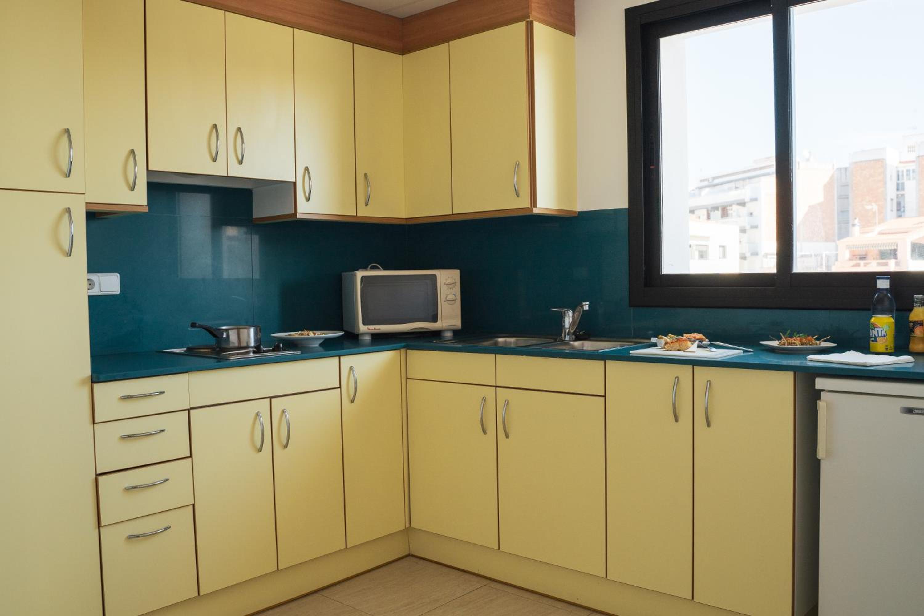 Beatrix 2000 - Caliu Apartments