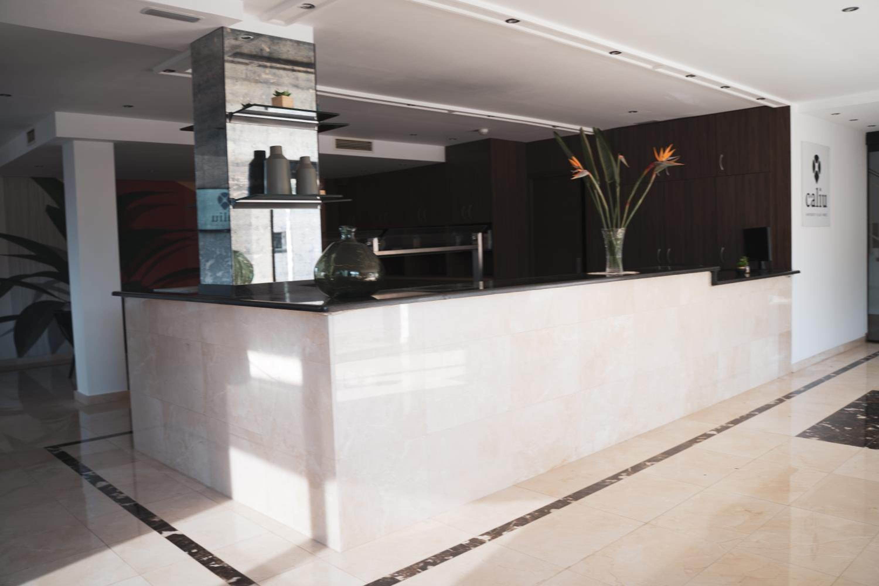 Beatrix 2000 - Caliu Apartments