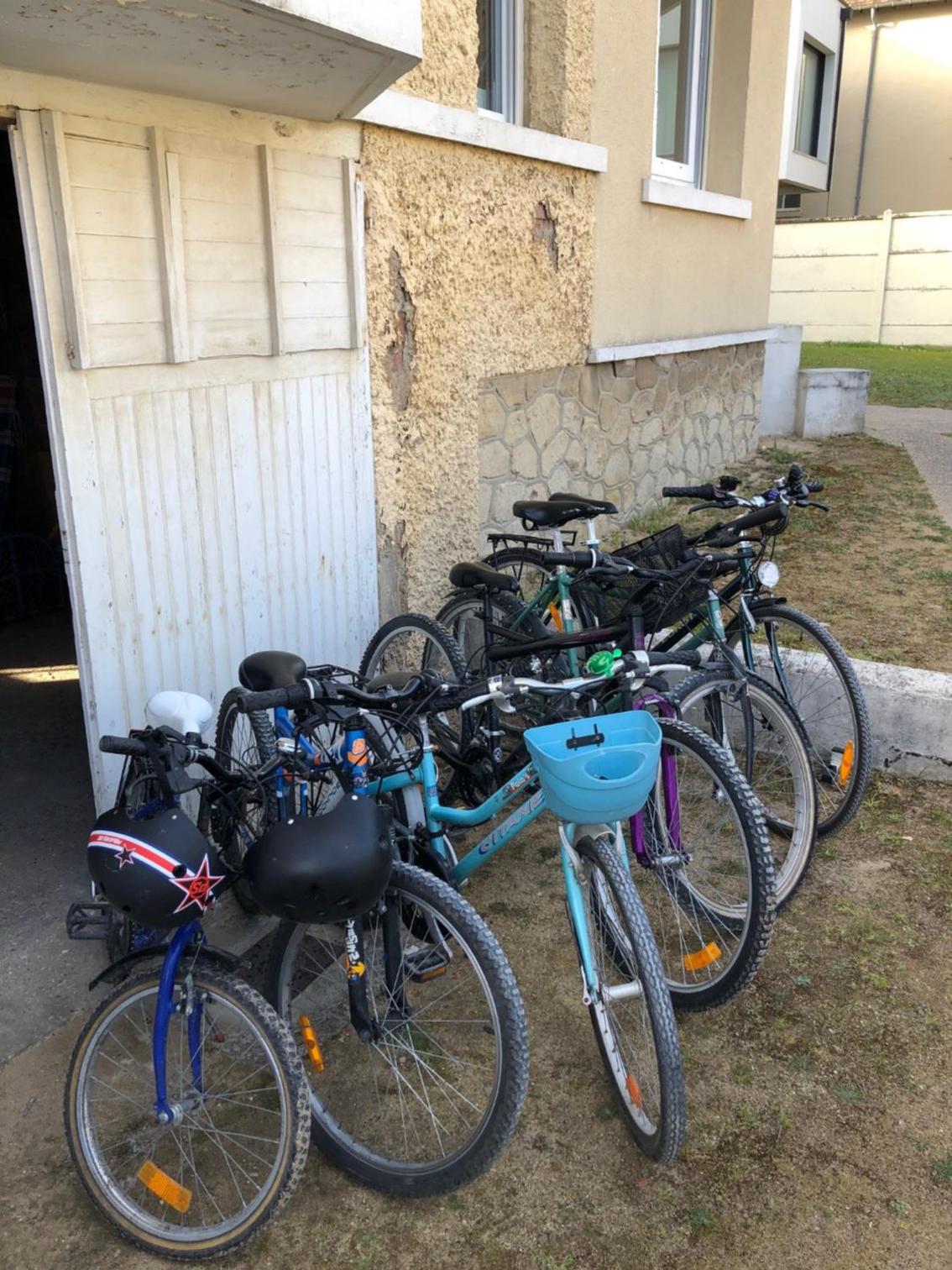 La plage au bout du jardin / Sword Beach cottage