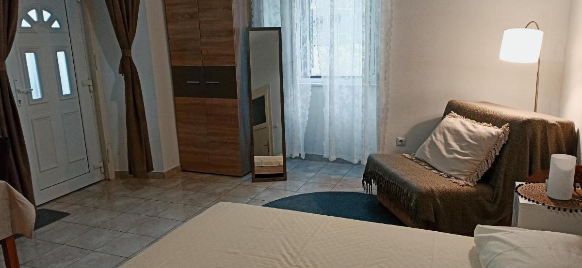 Studio Apartment Nika view 2