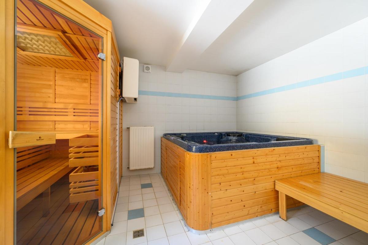 Jacuzzi