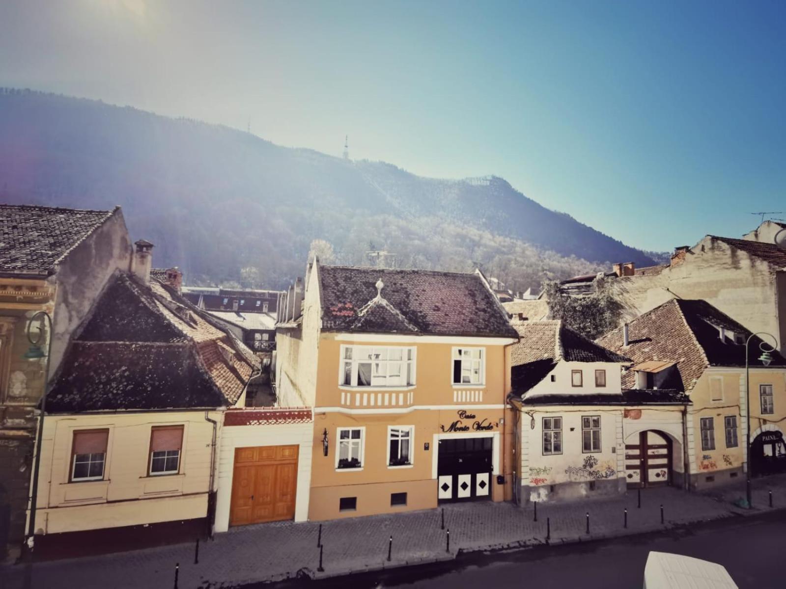Sunrise Cerbului ( Brasov Old Center)