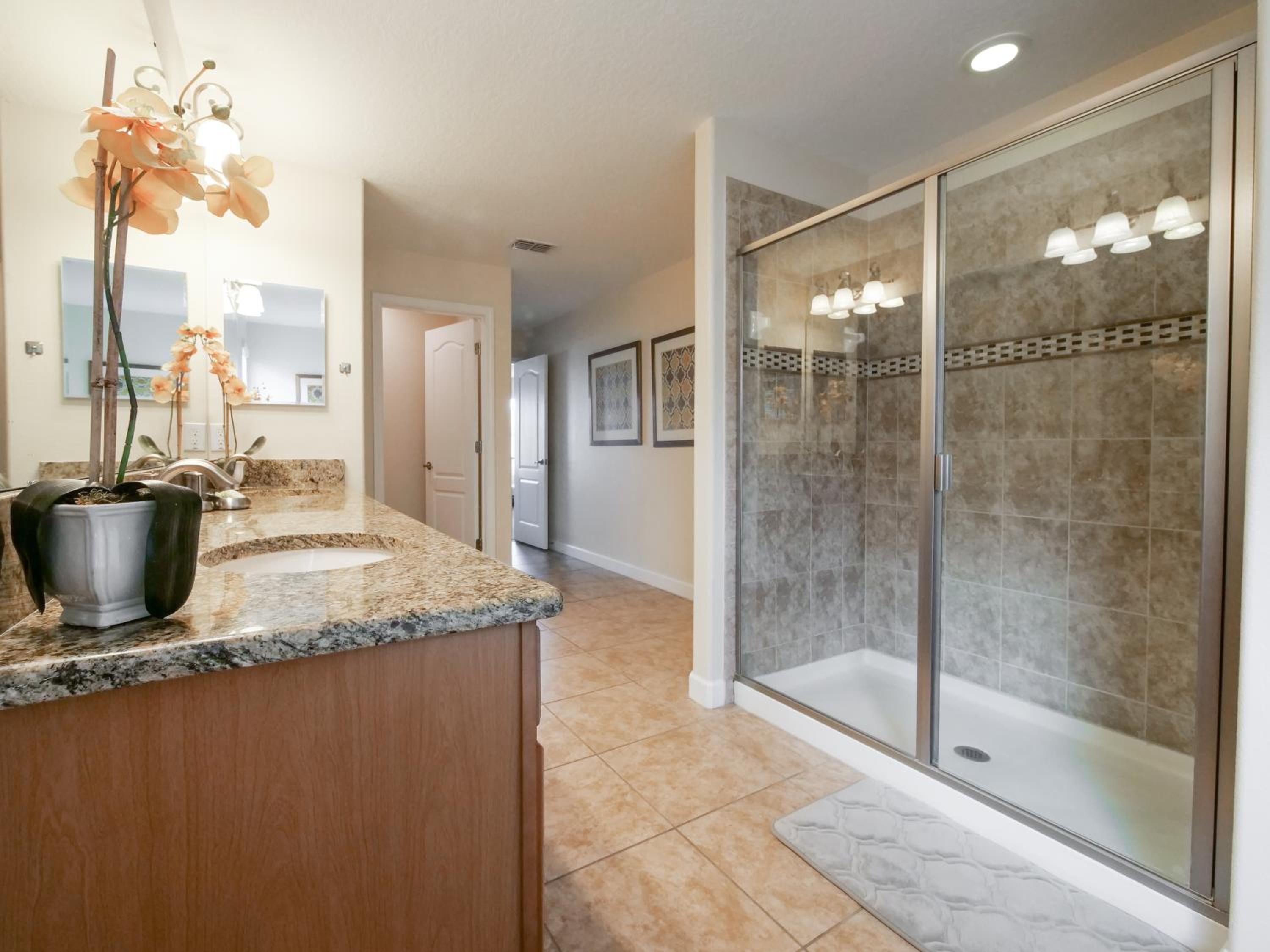 6Br 6Bath Pvt Home Pool 10min Disney 3282ft view 4