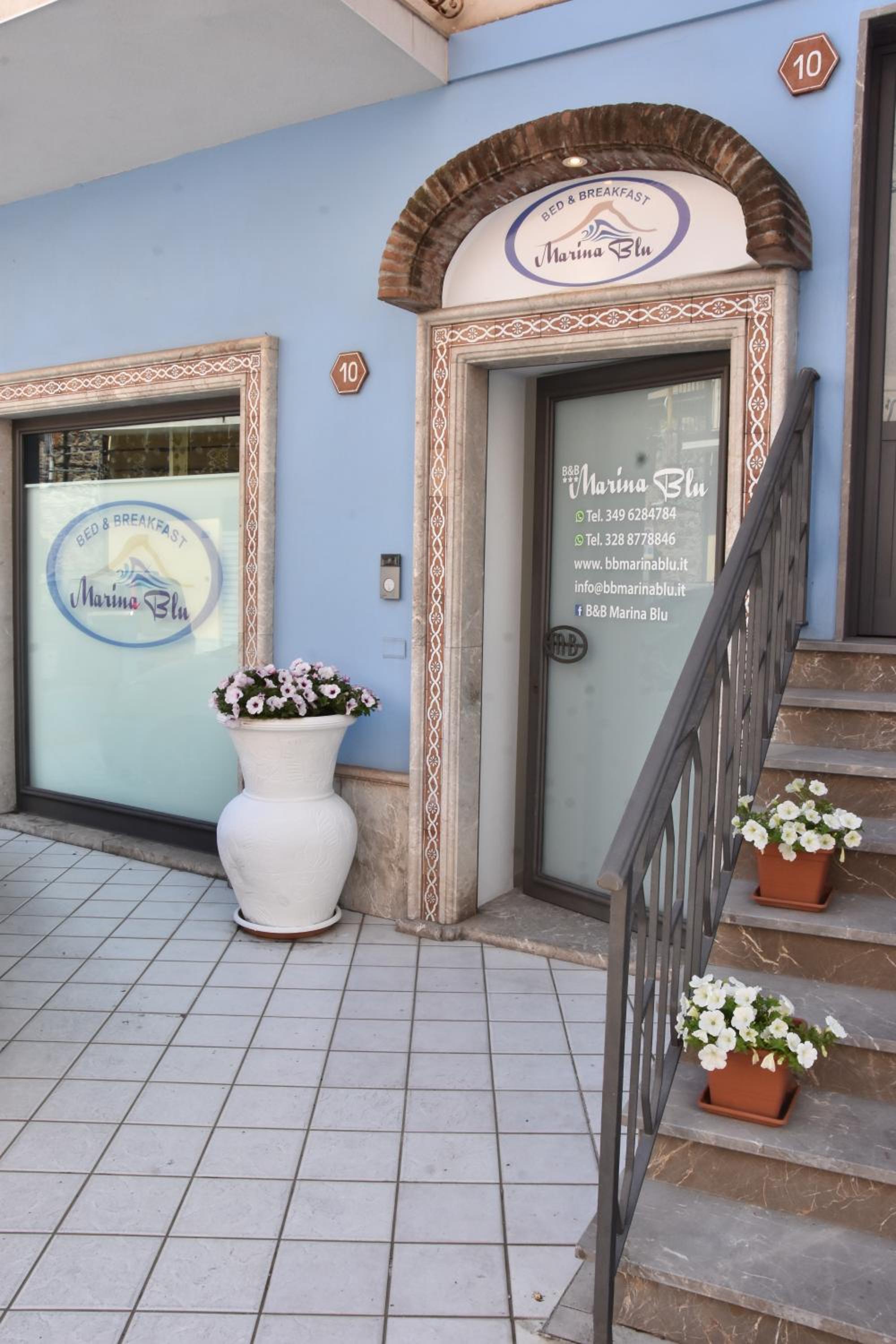 Hotel B&B Marina Blu - Image 1