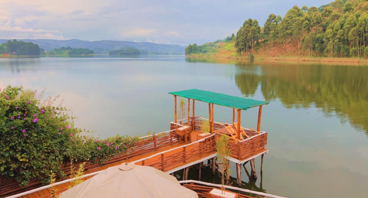 Lake Bunyonyi Rock Resort