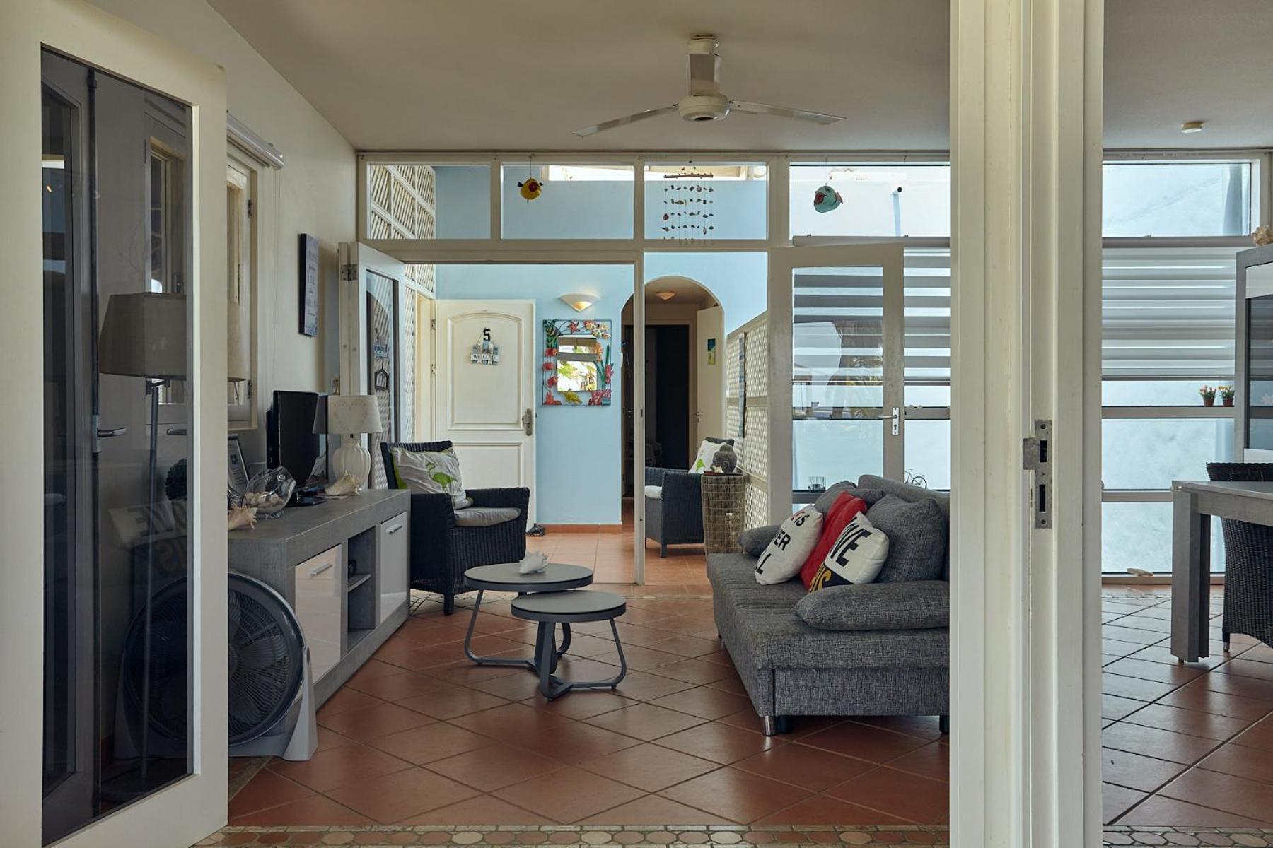Windsock Apartment Manta Ray