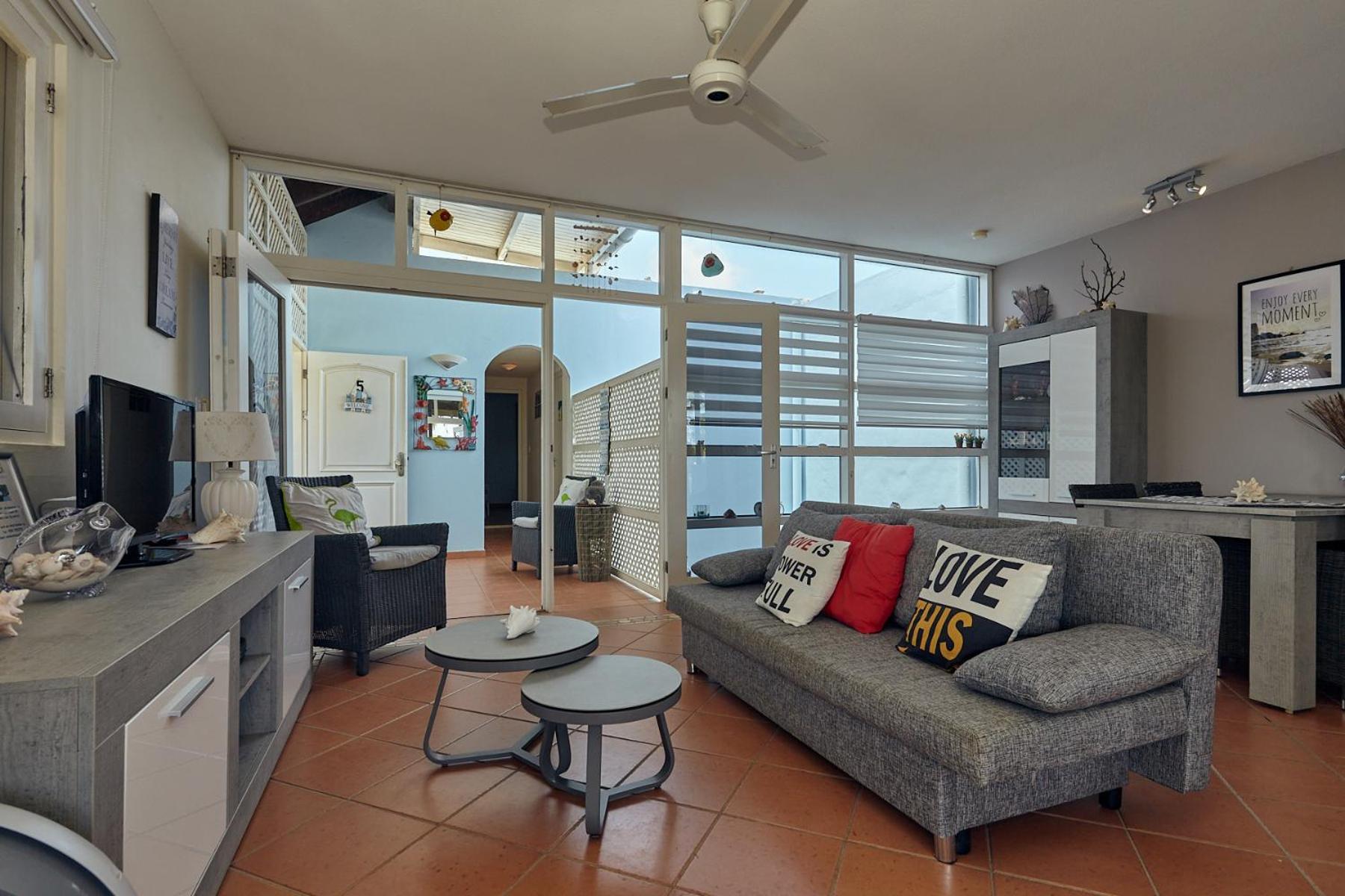 Windsock Apartment Manta Ray