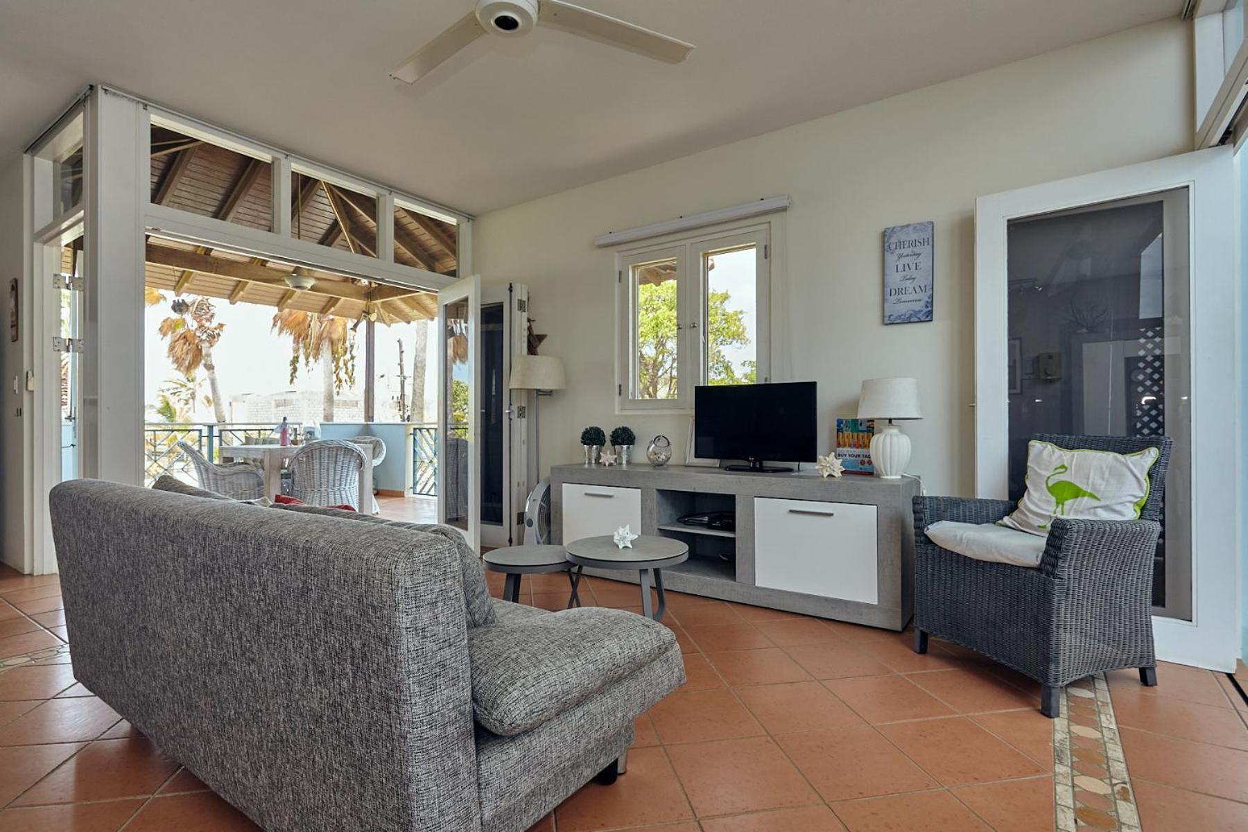 Windsock Apartment Manta Ray