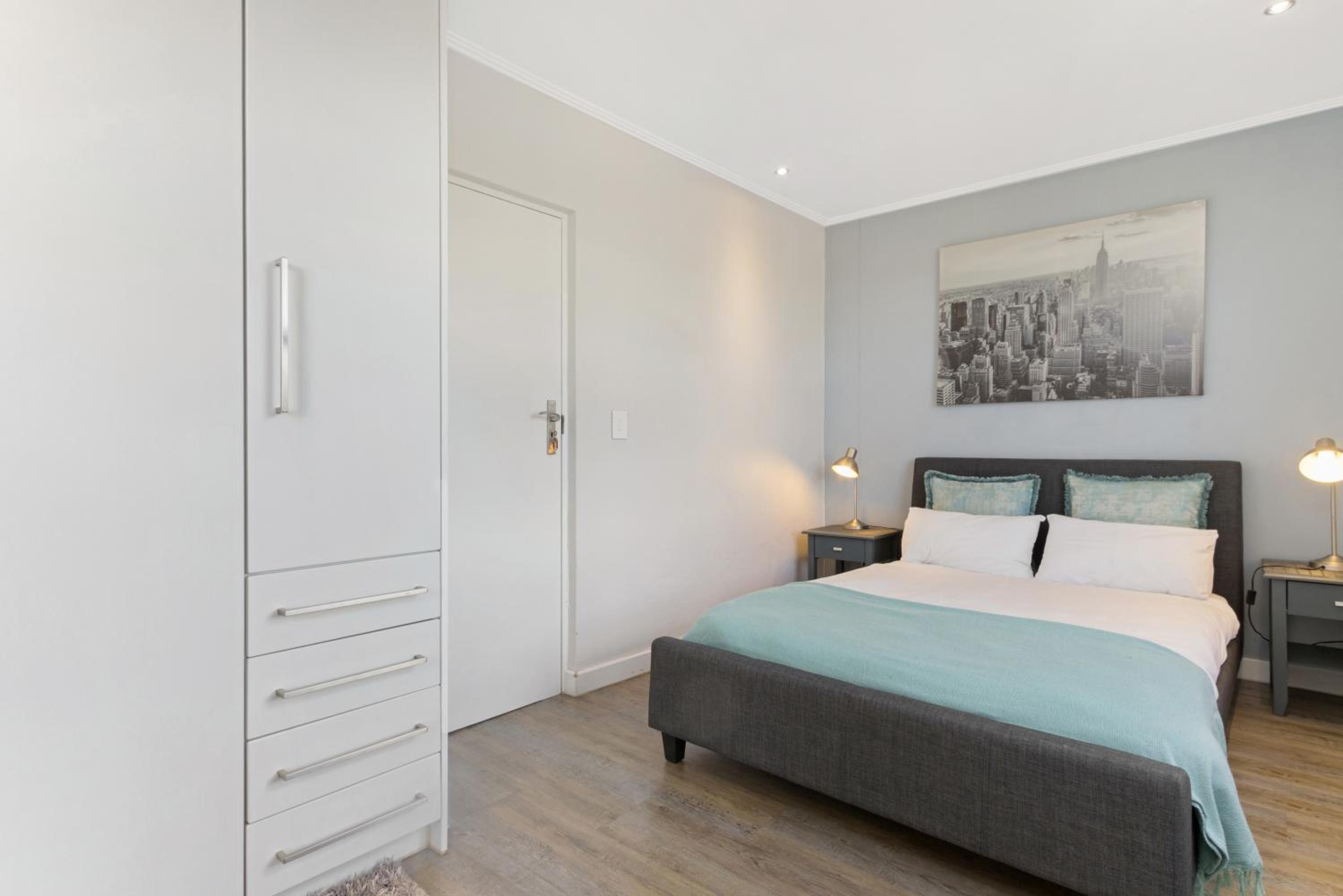 KMG Apartments at The Apex