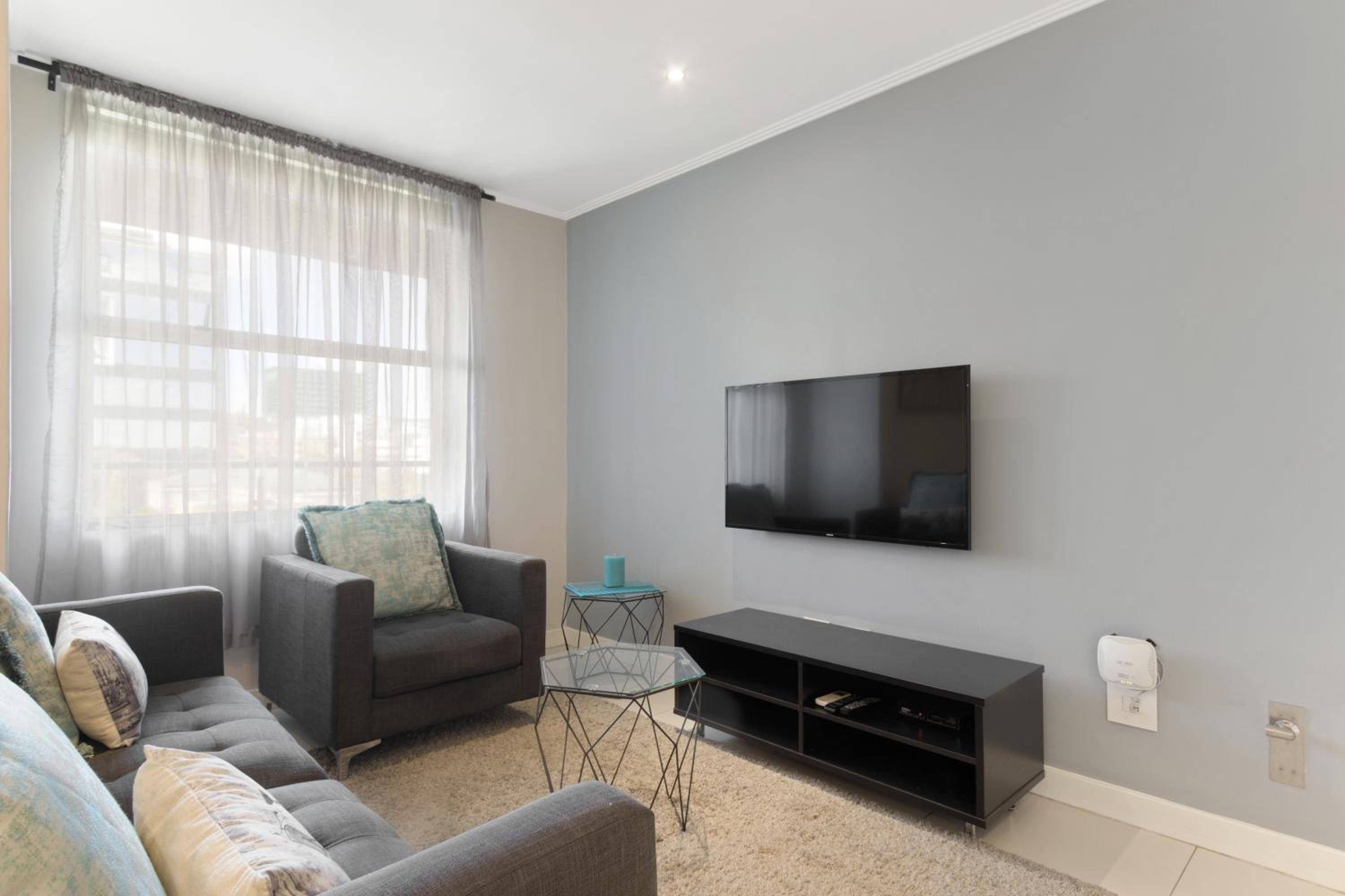 KMG Apartments at The Apex