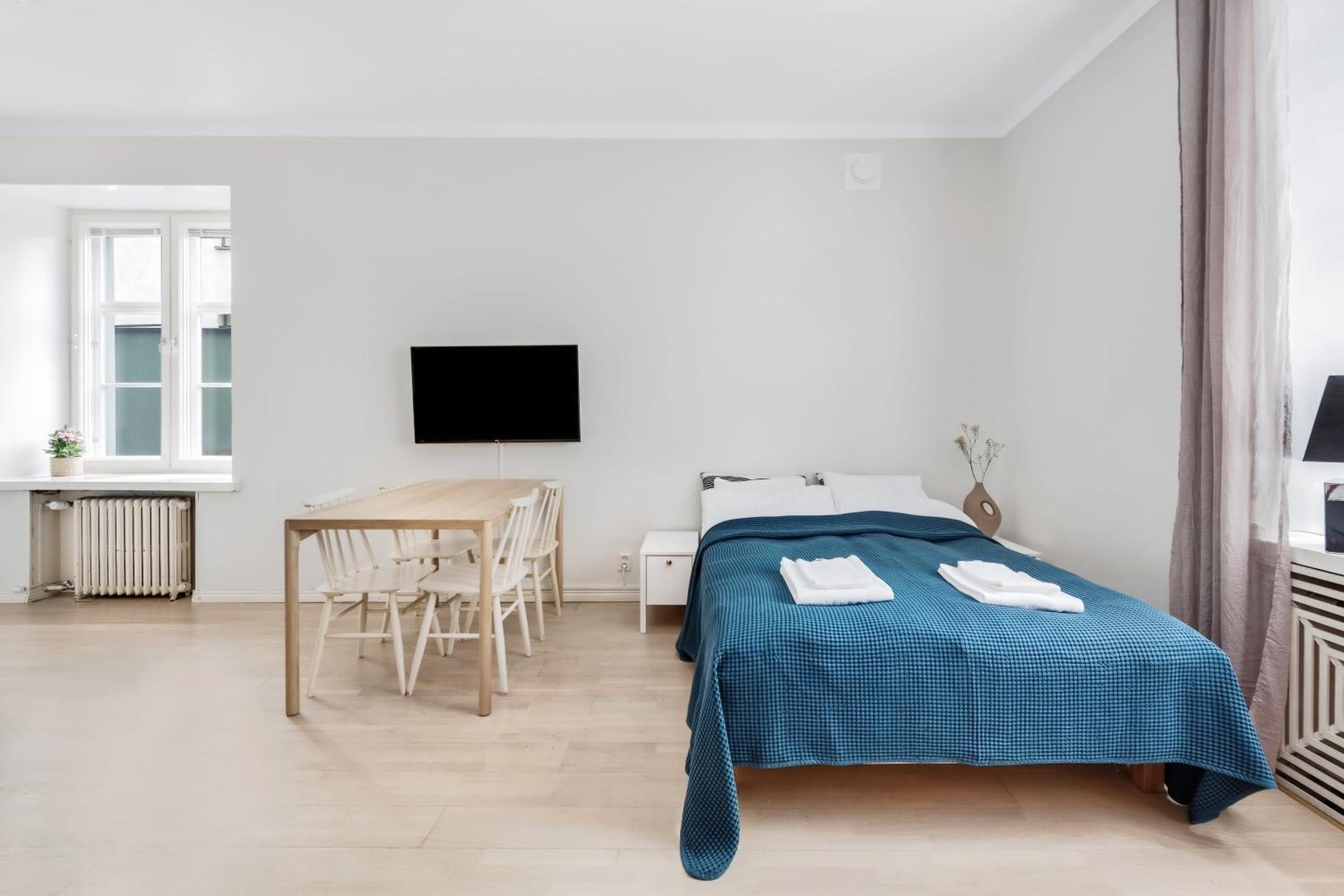 WeHost Modern Scandinavian Studio in Trendy Kallio view 2