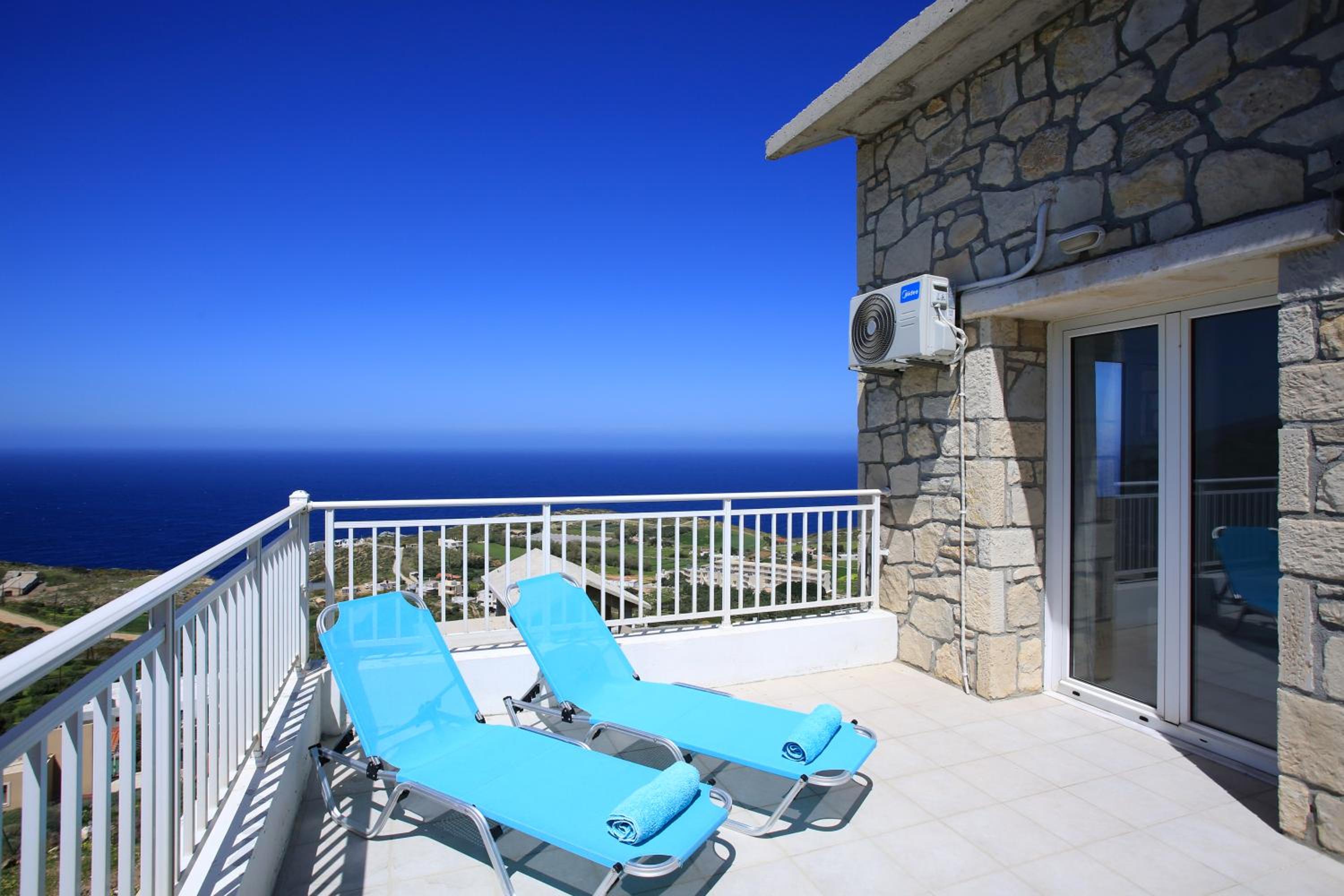 Beautiful Villa with Sea View - Sleeps 2-6 - Travel Cot Included view 2