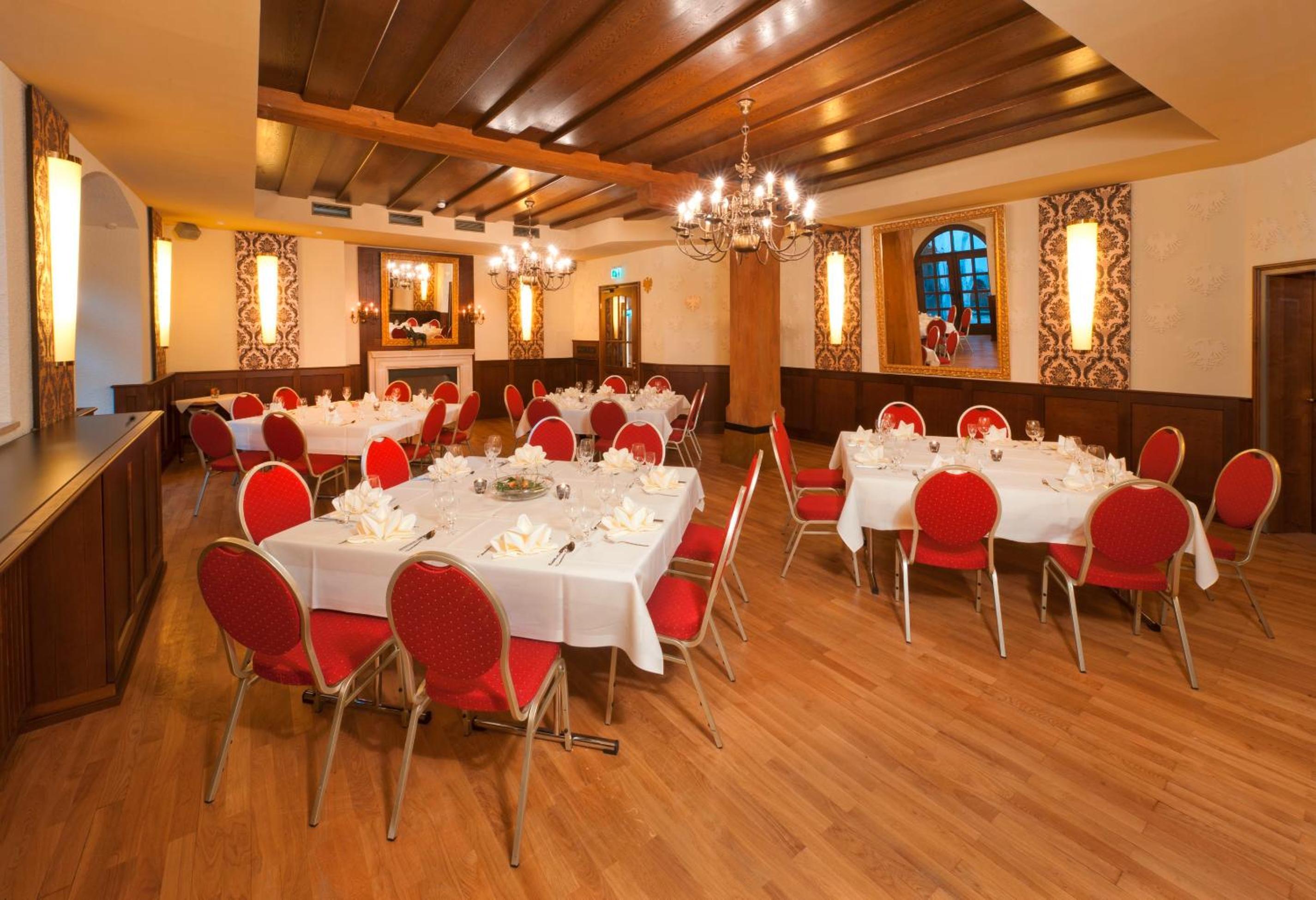 Stadt-gut-Hotel Gasthof Goldener Adler - Property Image 35