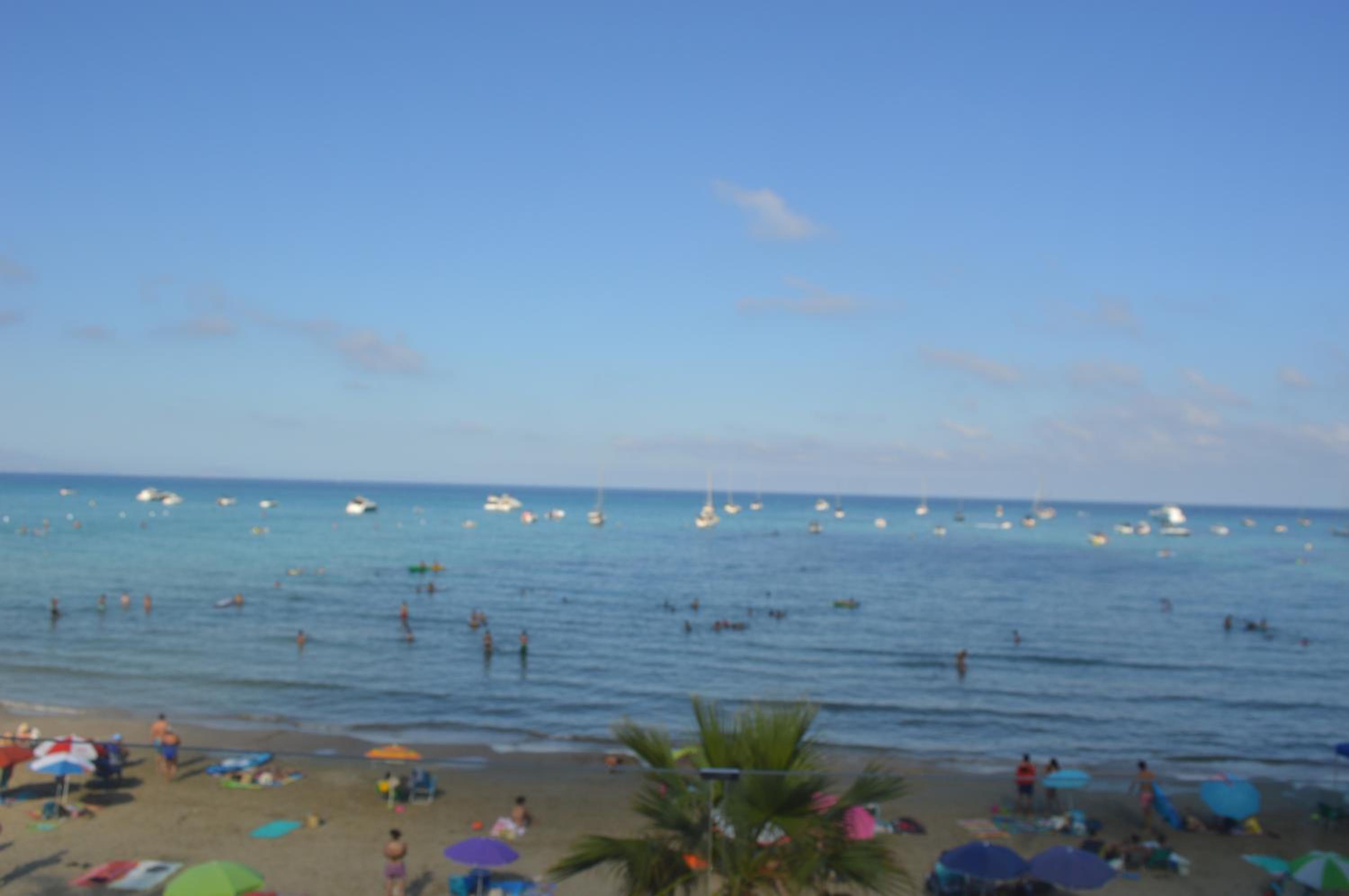 Espectacular Suite Privada a pie de playa y mar en CHALET ROQUETES