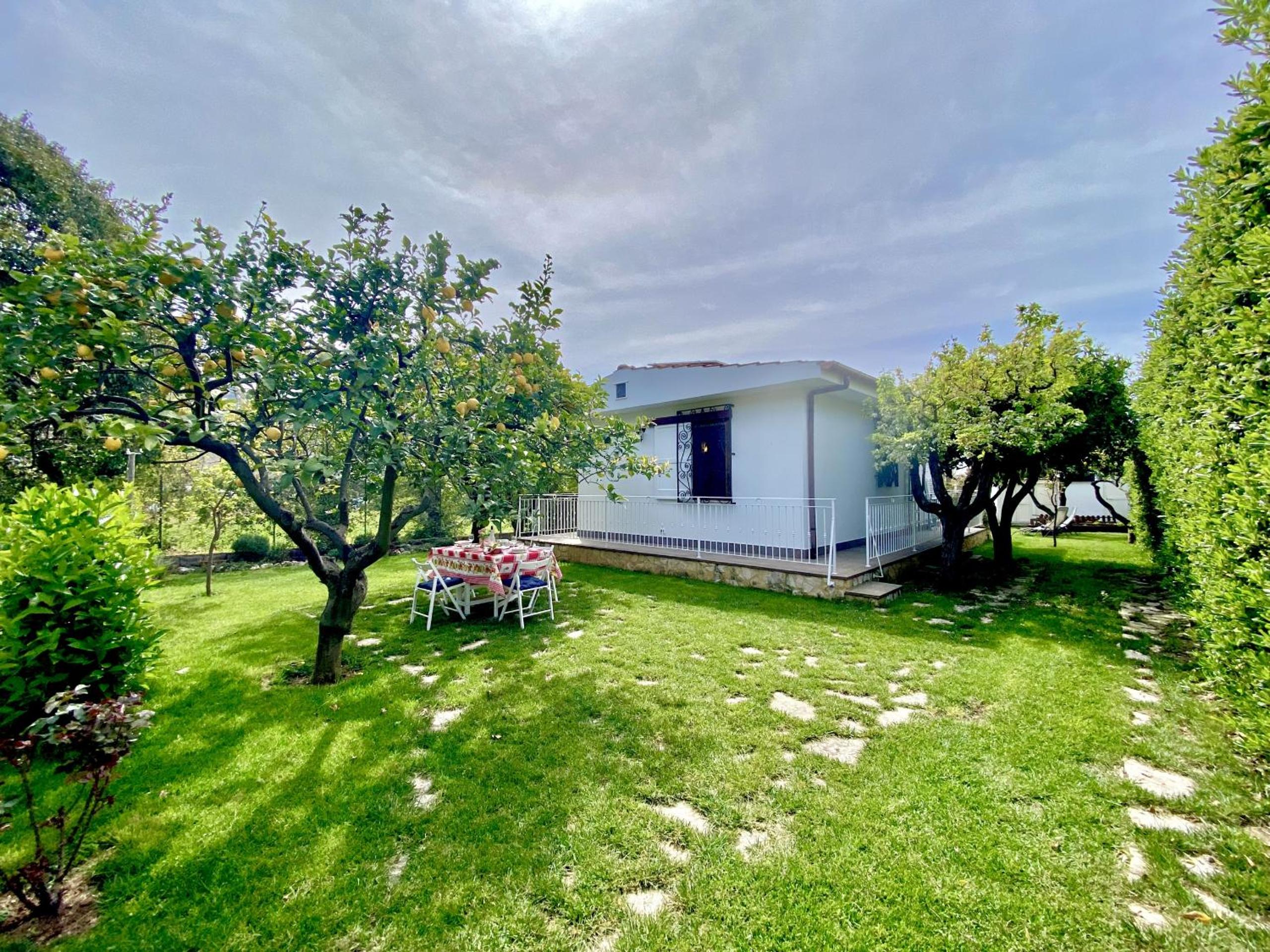 Holidaycasa vIlla Susan - 200 metri dal mare view 3