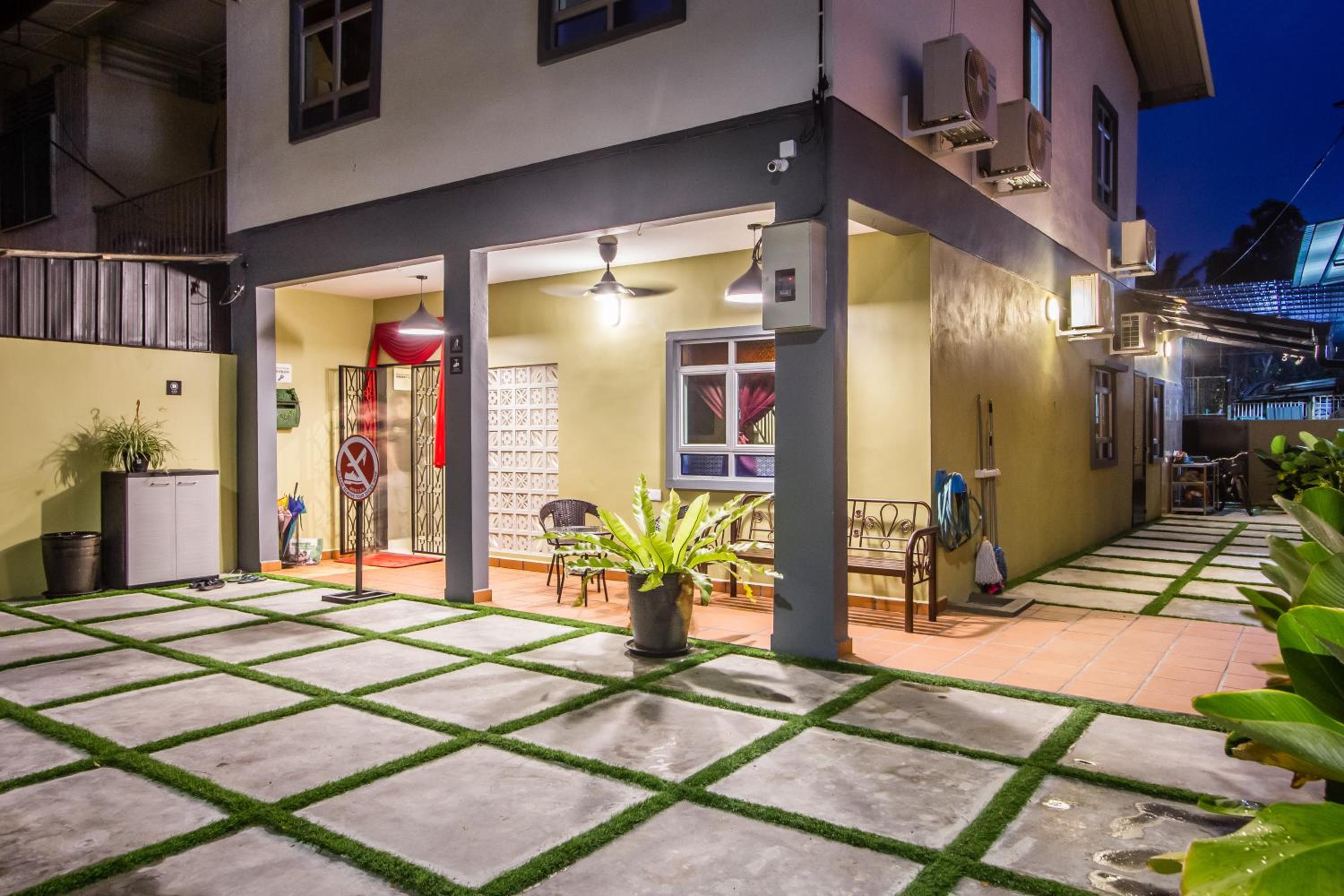 Explore 5BR Gardenhouse Retreats (Free Parking) photo 3