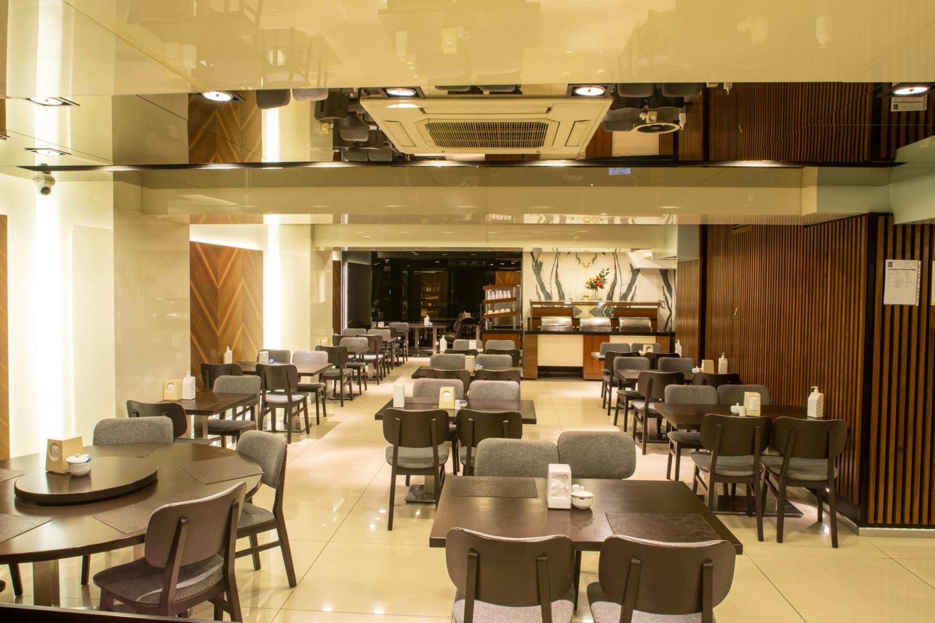 Martinenz Hotel - Image 40