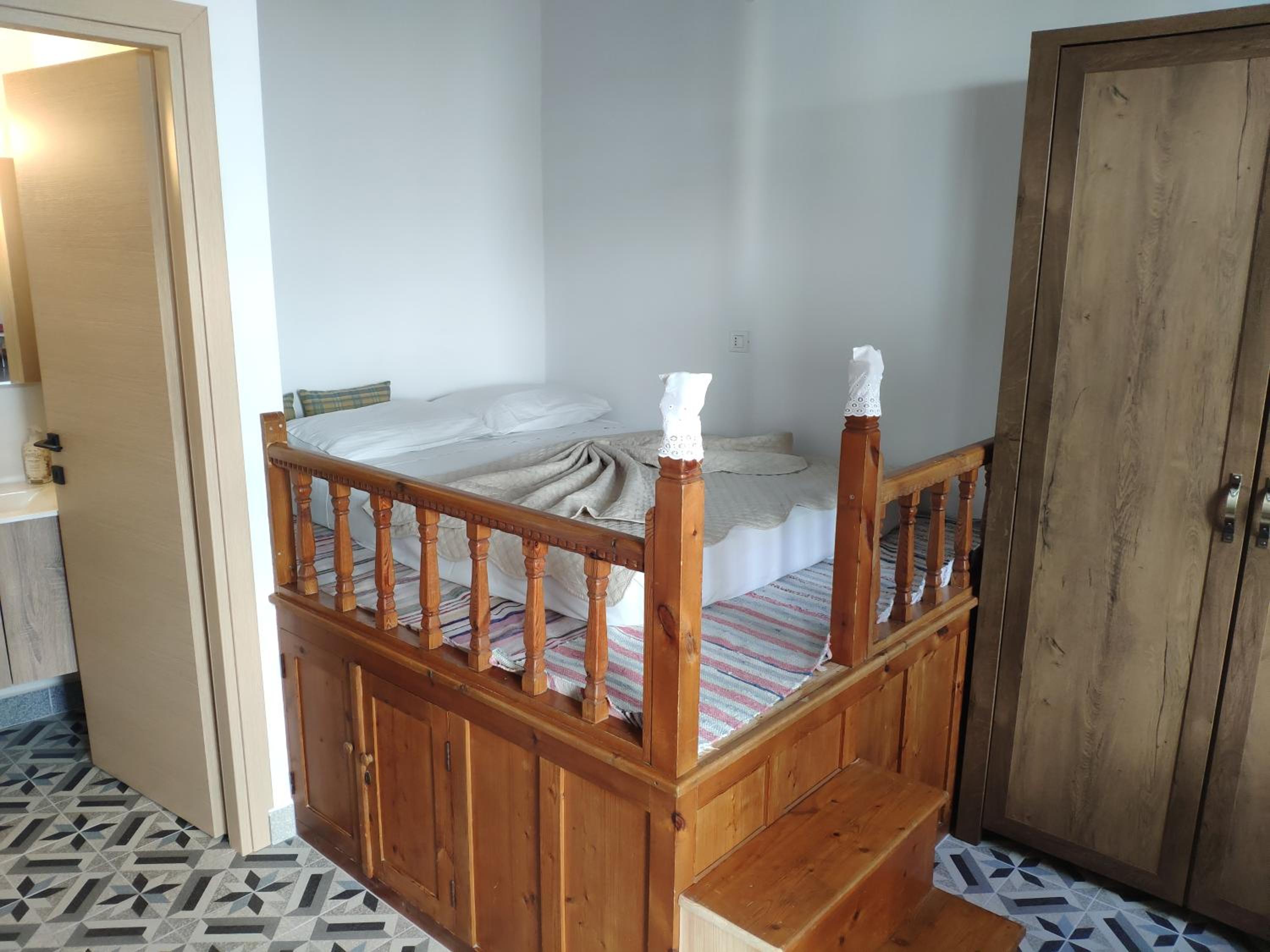 Photo 23