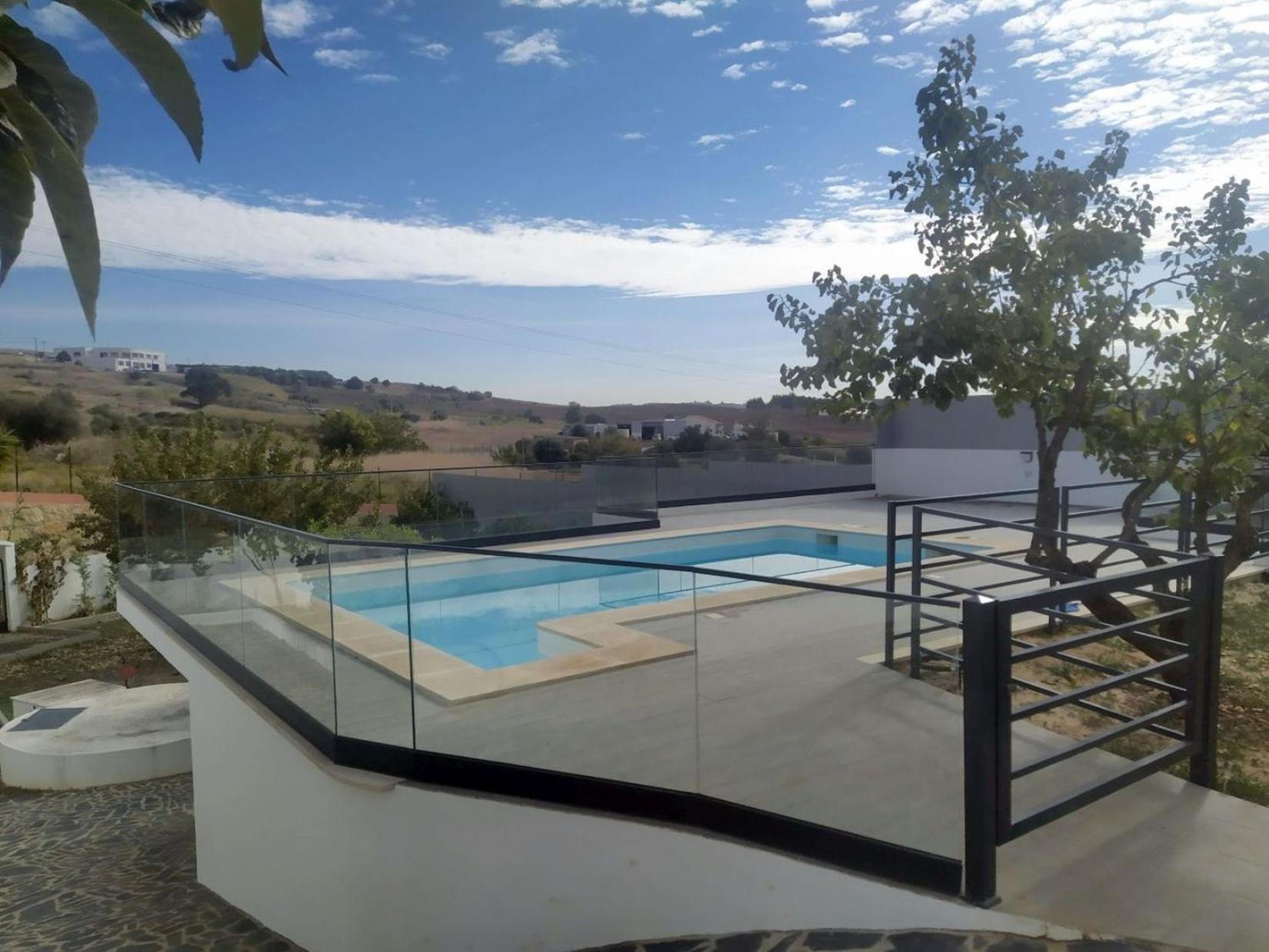 Hall 92 Quartos com WC em moradia com piscina A-das-Lebres Loures, 사진 15